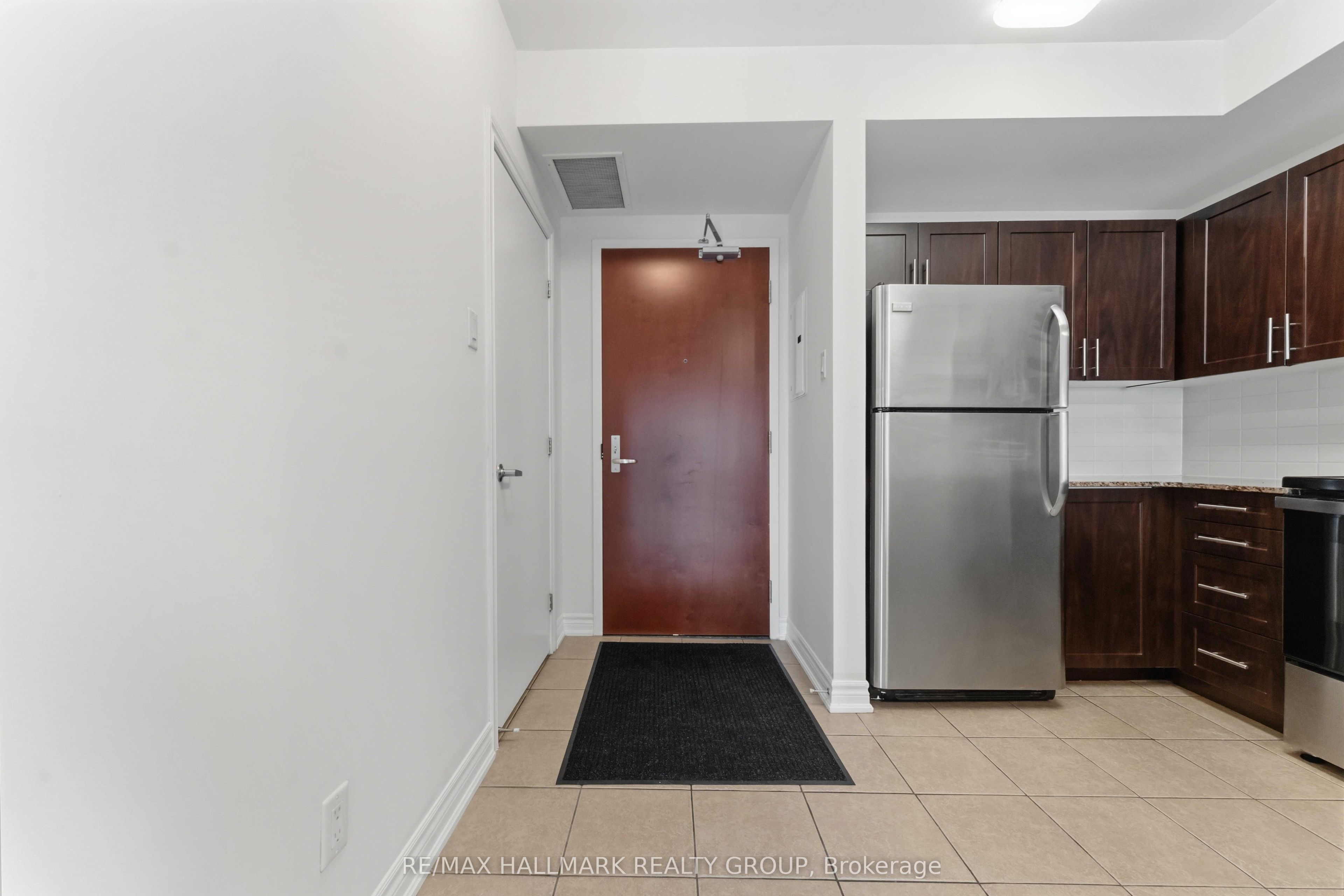 234 Rideau Street 1902, Lower Town - Sandy Hill, ON K1N 0A9 photo 2