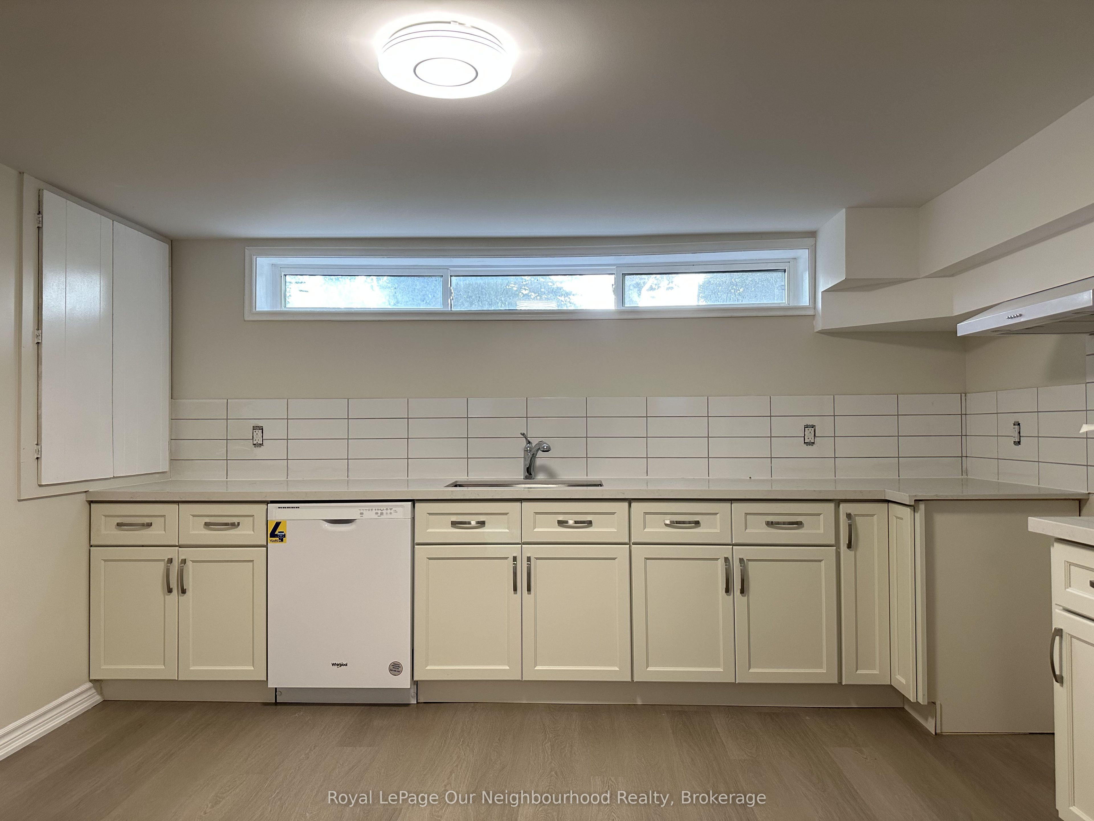 122 Sanderling Crescent Bsmt, Kawartha Lakes, ON K9V 4V2 photo 2