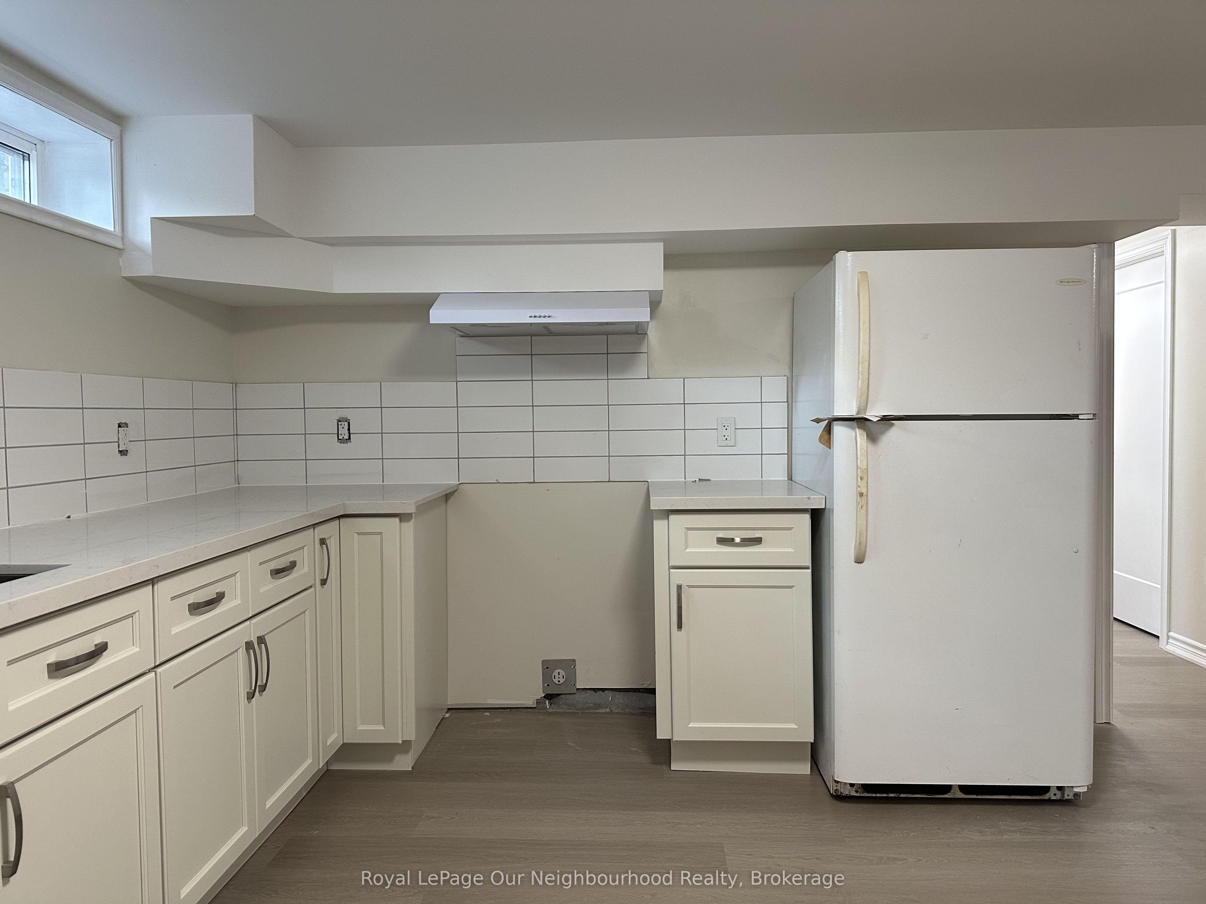 122 Sanderling Crescent Bsmt, Kawartha Lakes, ON K9V 4V2 photo 3