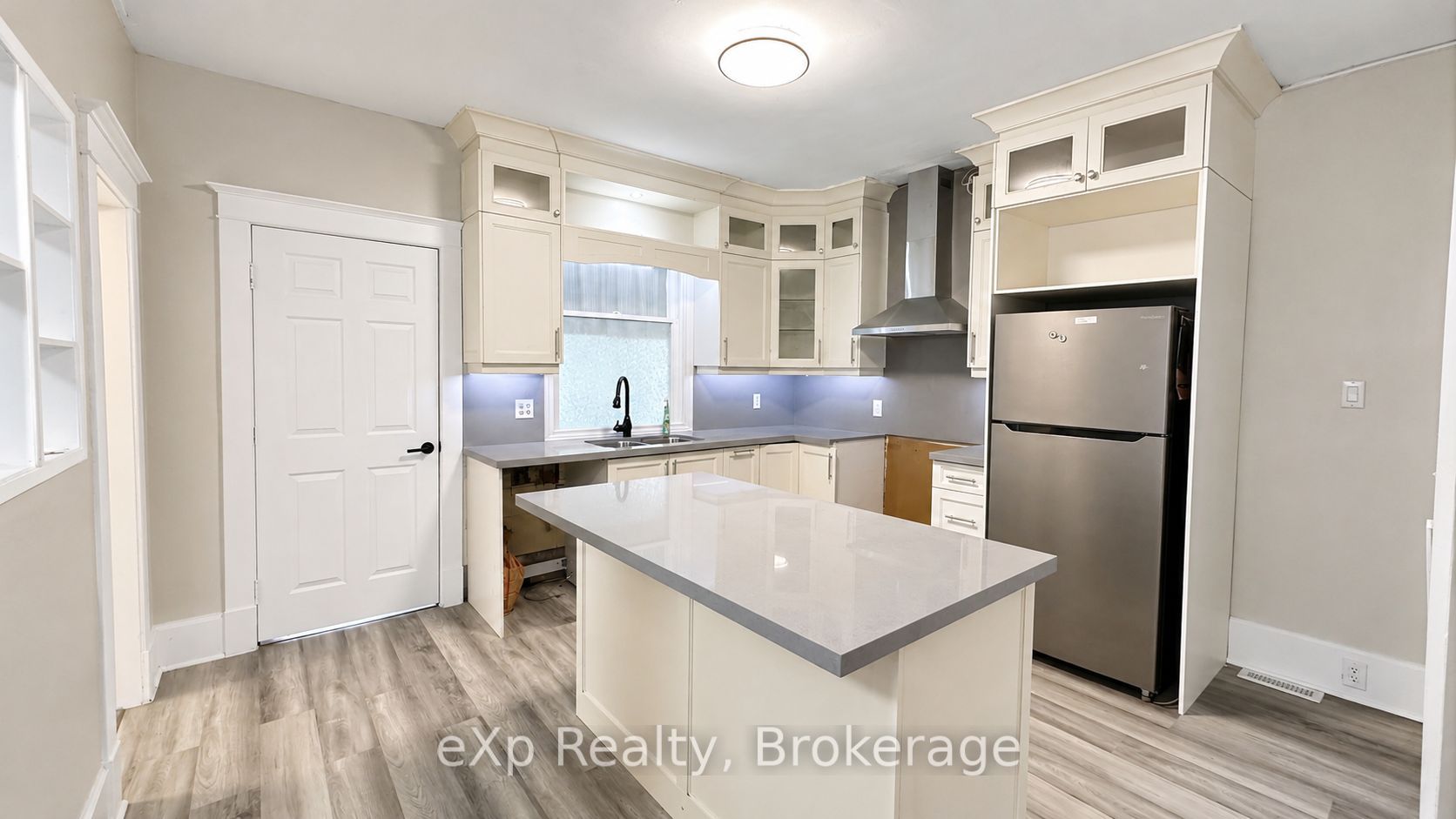 238 Elizabeth Street, Guelph, ON N1E 2X3 photo 3