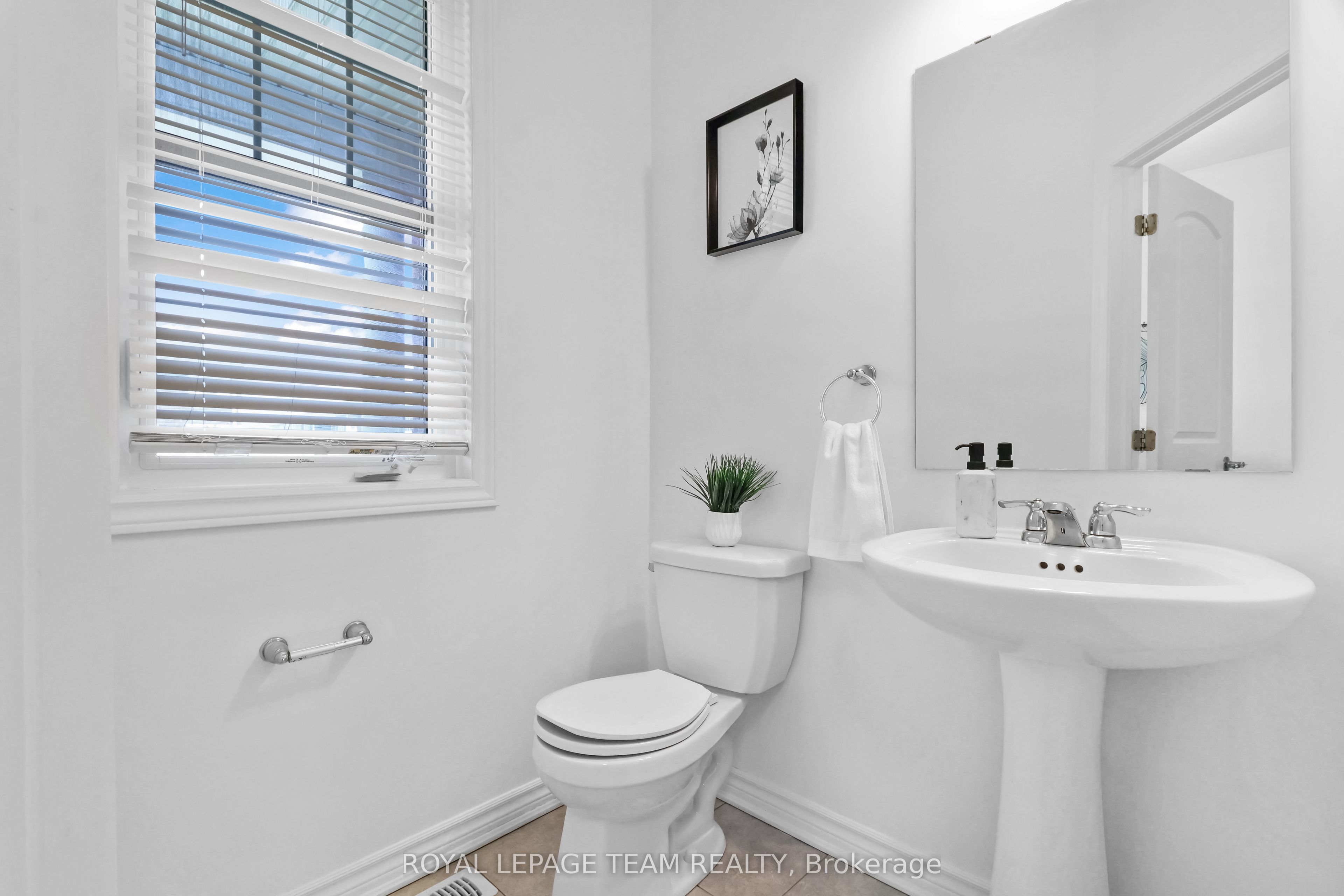 4852 Abbott Street E, Kanata, ON K2V 0J9 photo 3