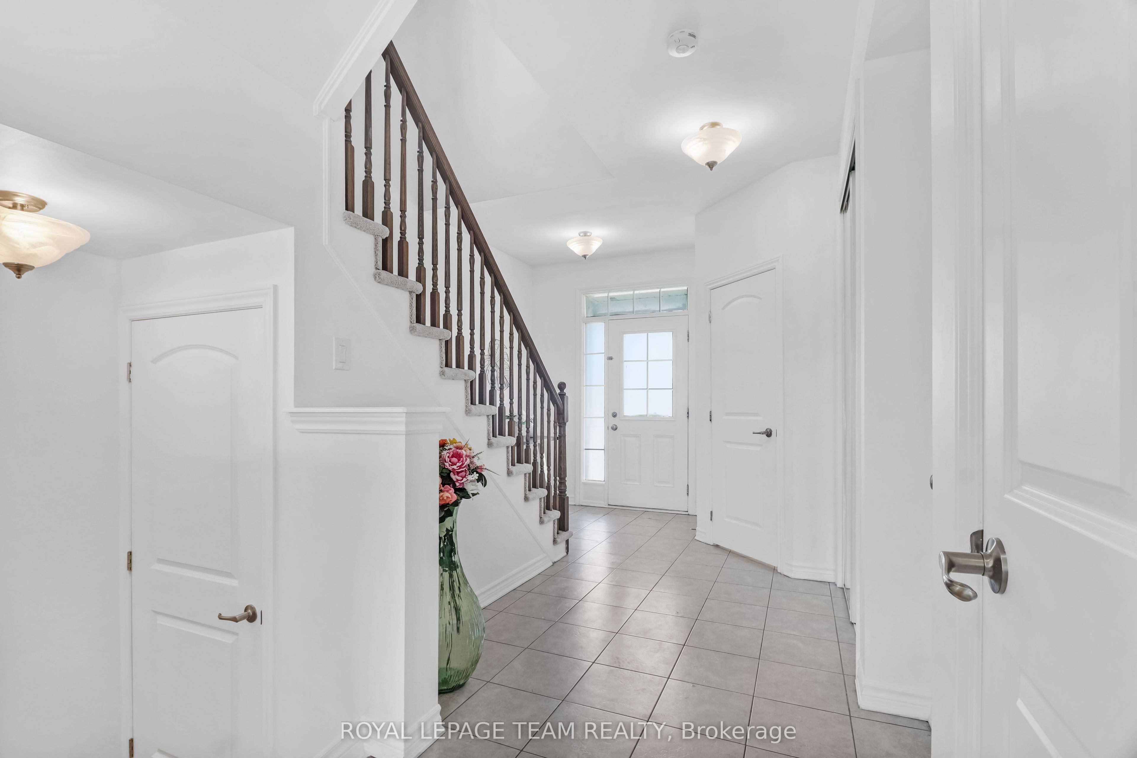 4852 Abbott Street E, Kanata, ON K2V 0J9 photo 4
