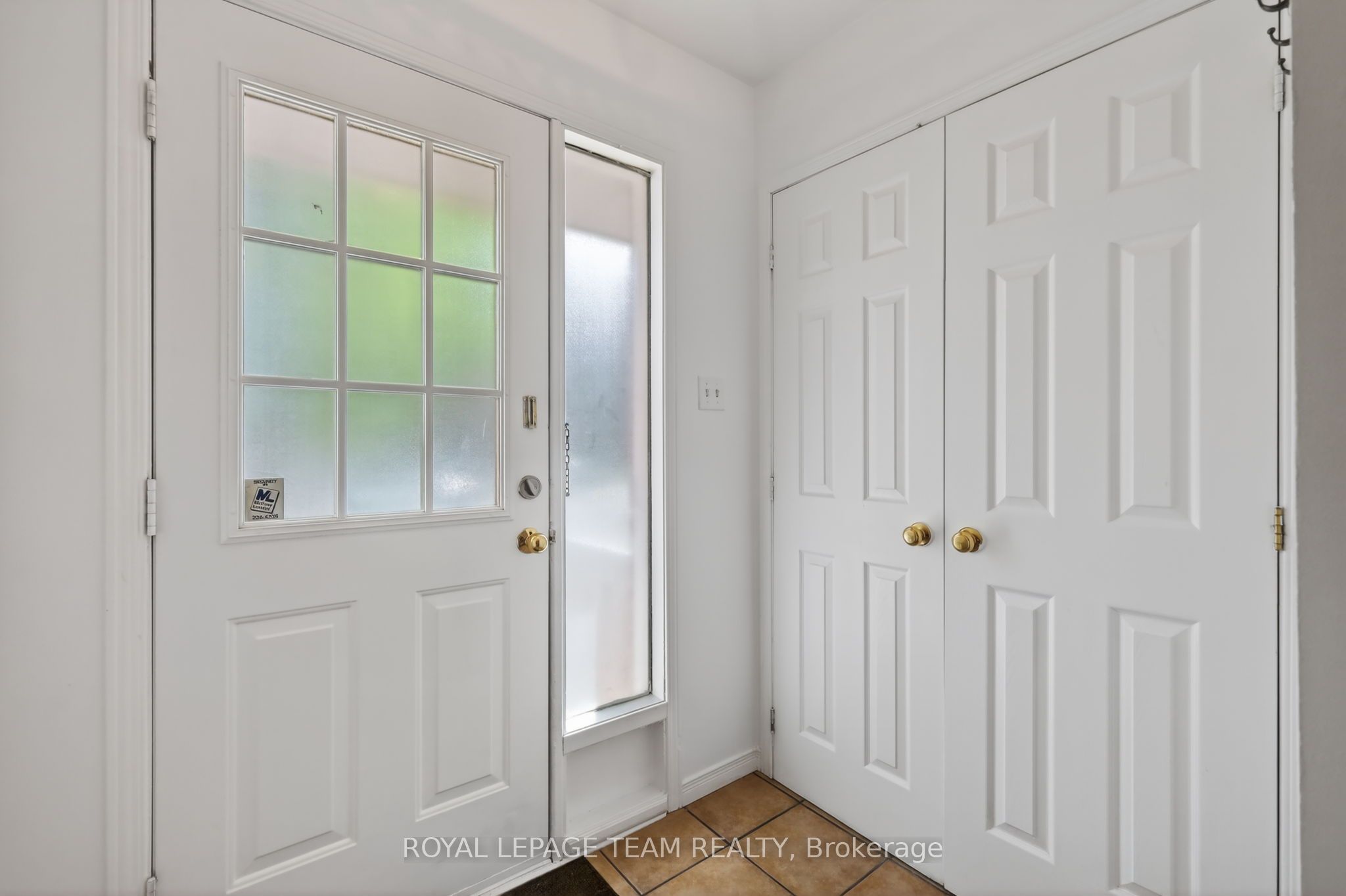 4 Mill Hill Road, Bells Corners and South to Fallowfield, ON K2H 9N4 photo 5
