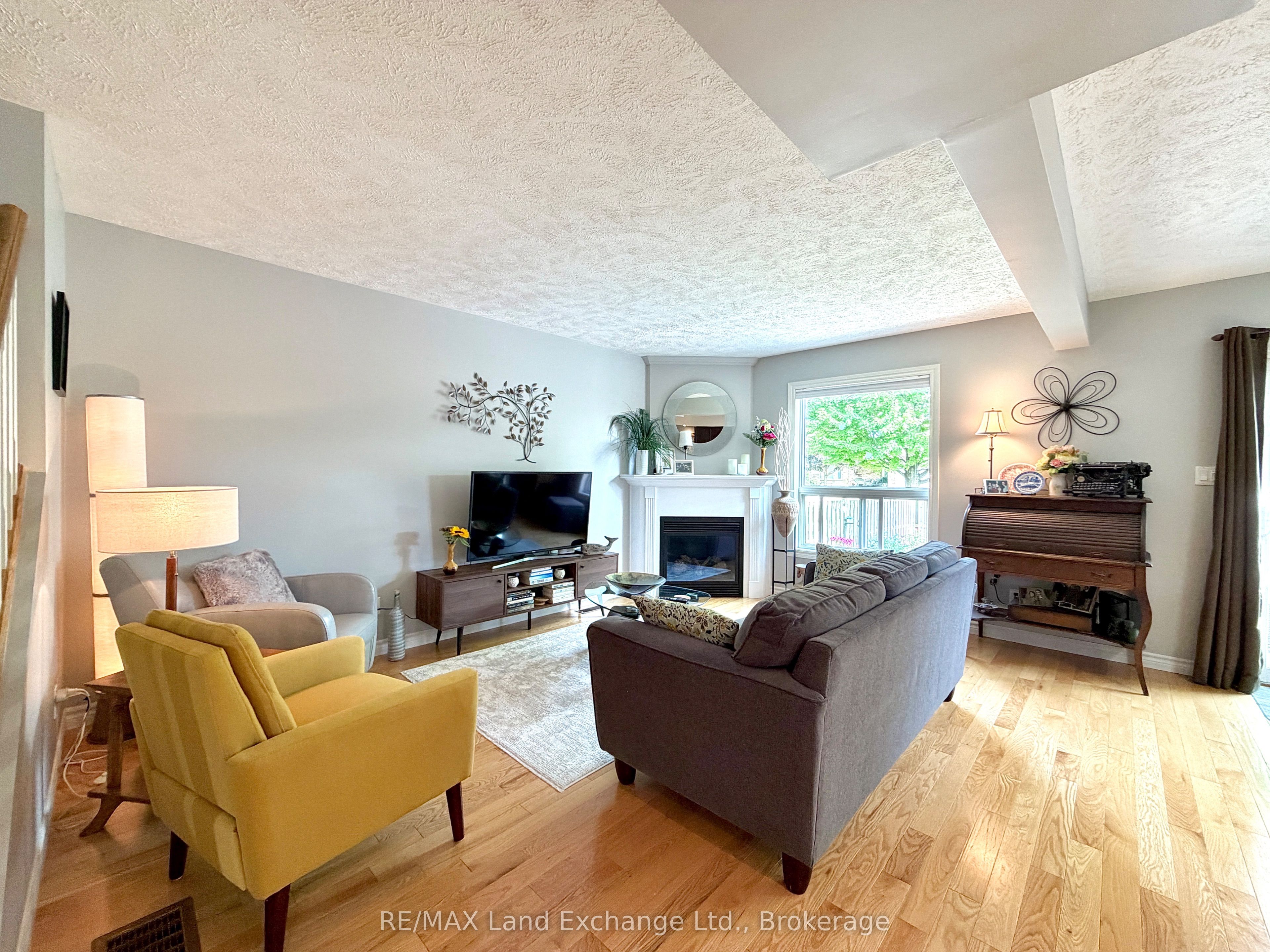 203 STICKEL Street, Saugeen Shores, ON N0H 2C1 photo 3