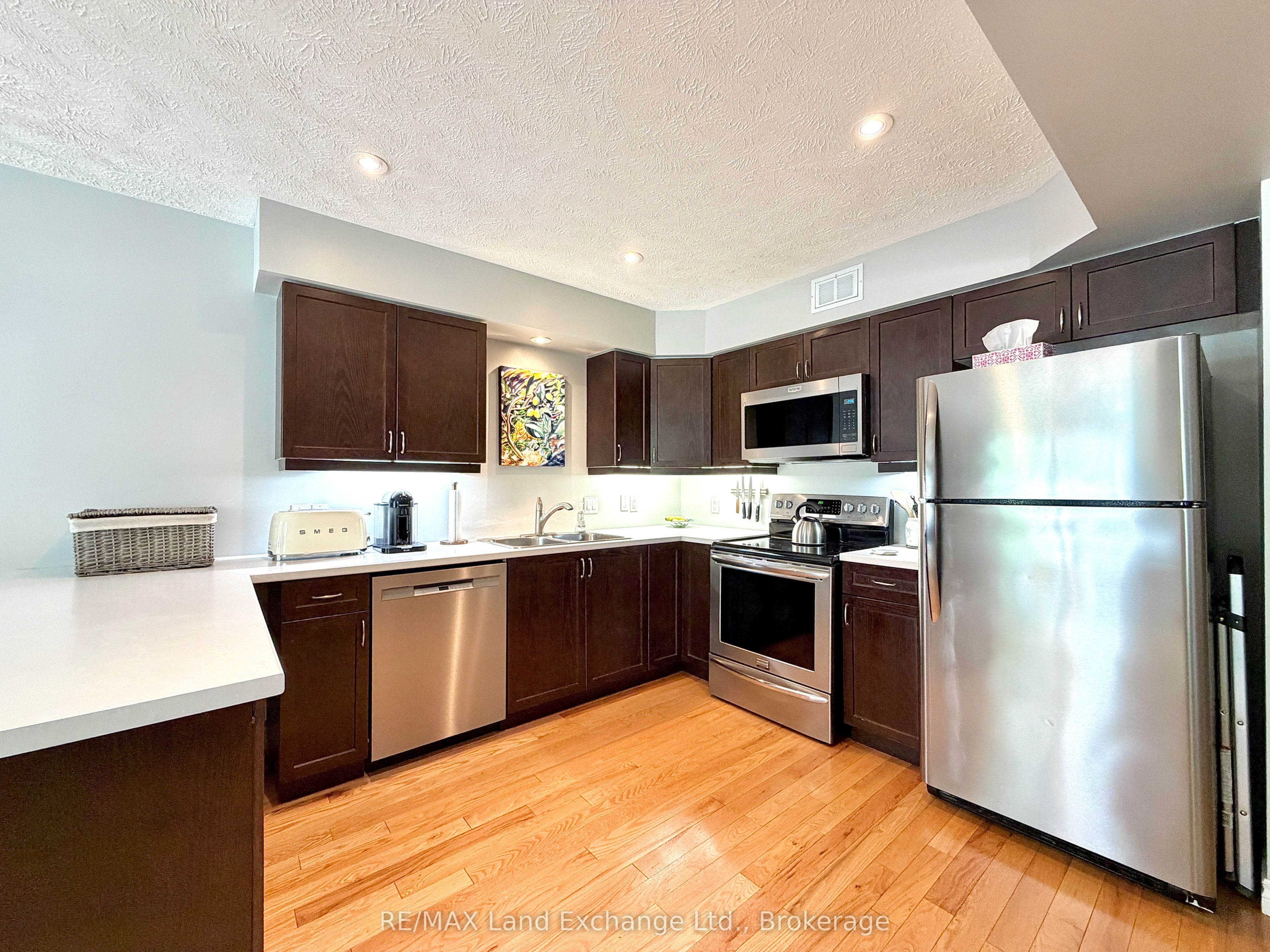203 STICKEL Street, Saugeen Shores, ON N0H 2C1 photo 5