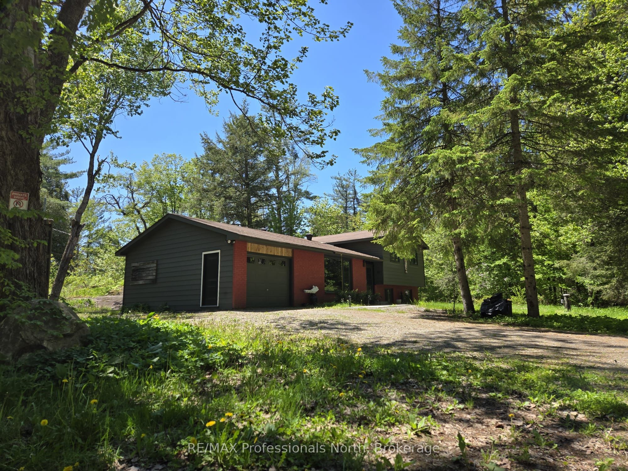 1460 Peterson Road, Bracebridge, ON P1L 1X1 photo 2