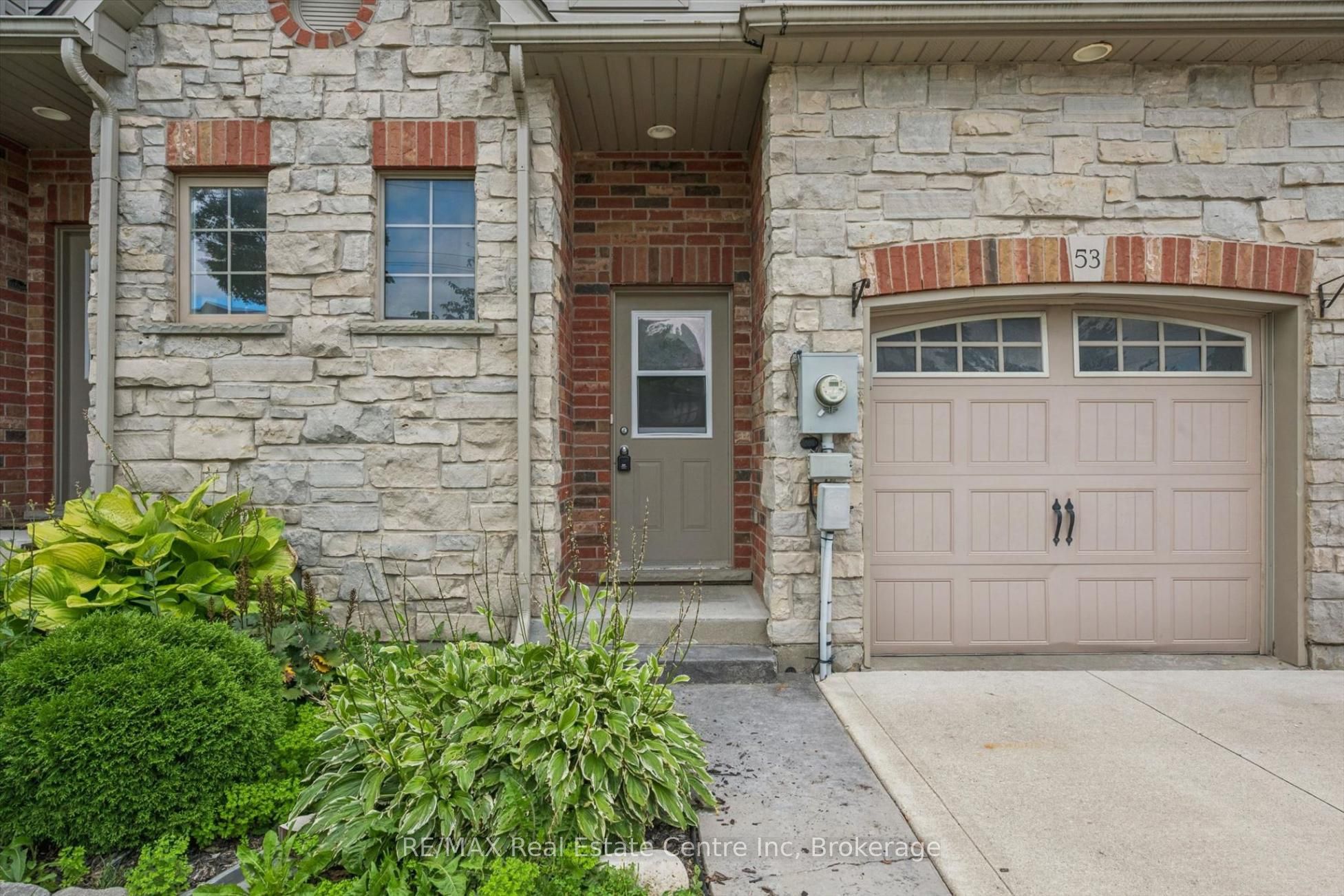 53 Washburn Drive, Guelph, ON N1E 0B2 photo 2