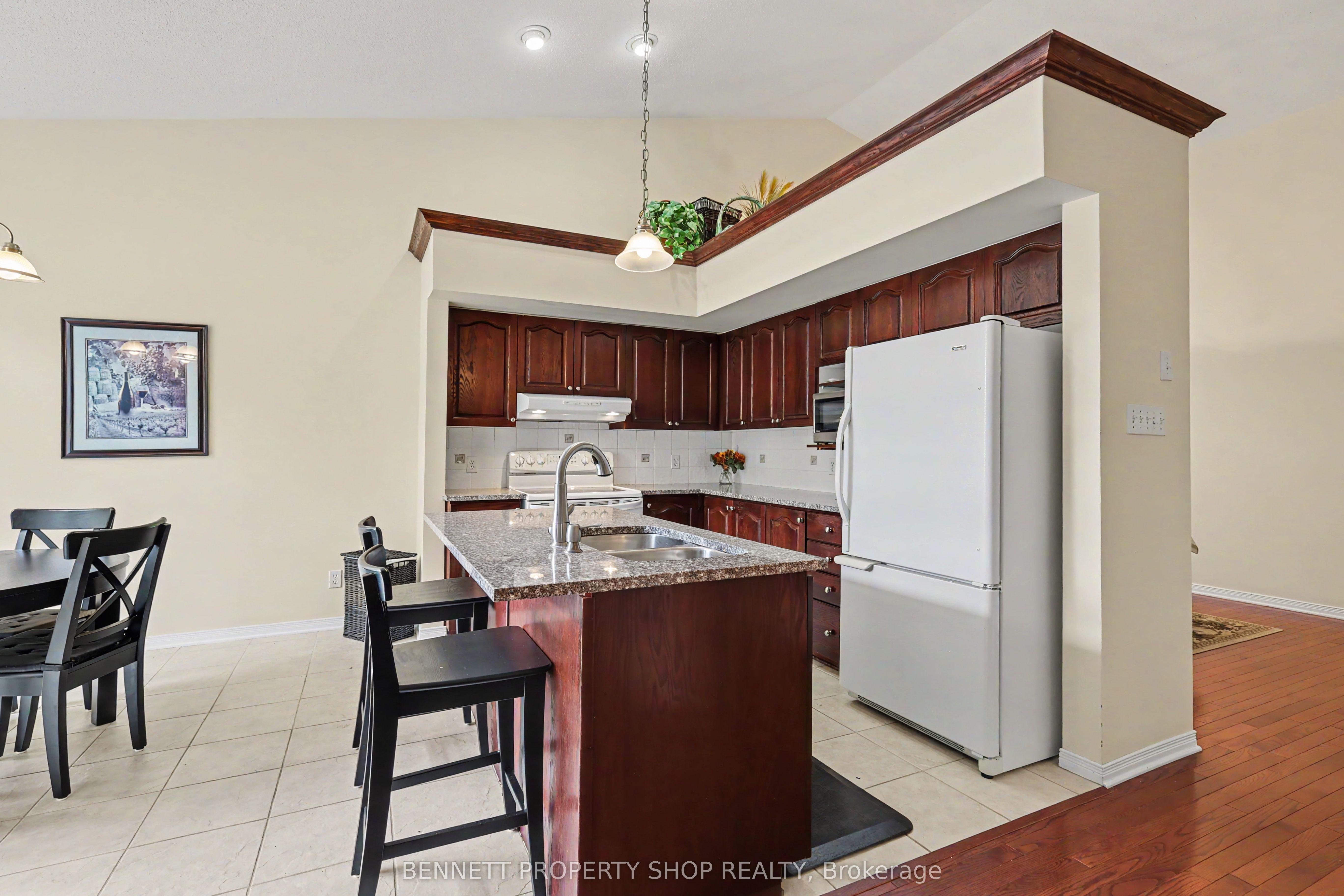 4 Burnstead Crescent, Kanata, ON K2M 2T4 photo 3
