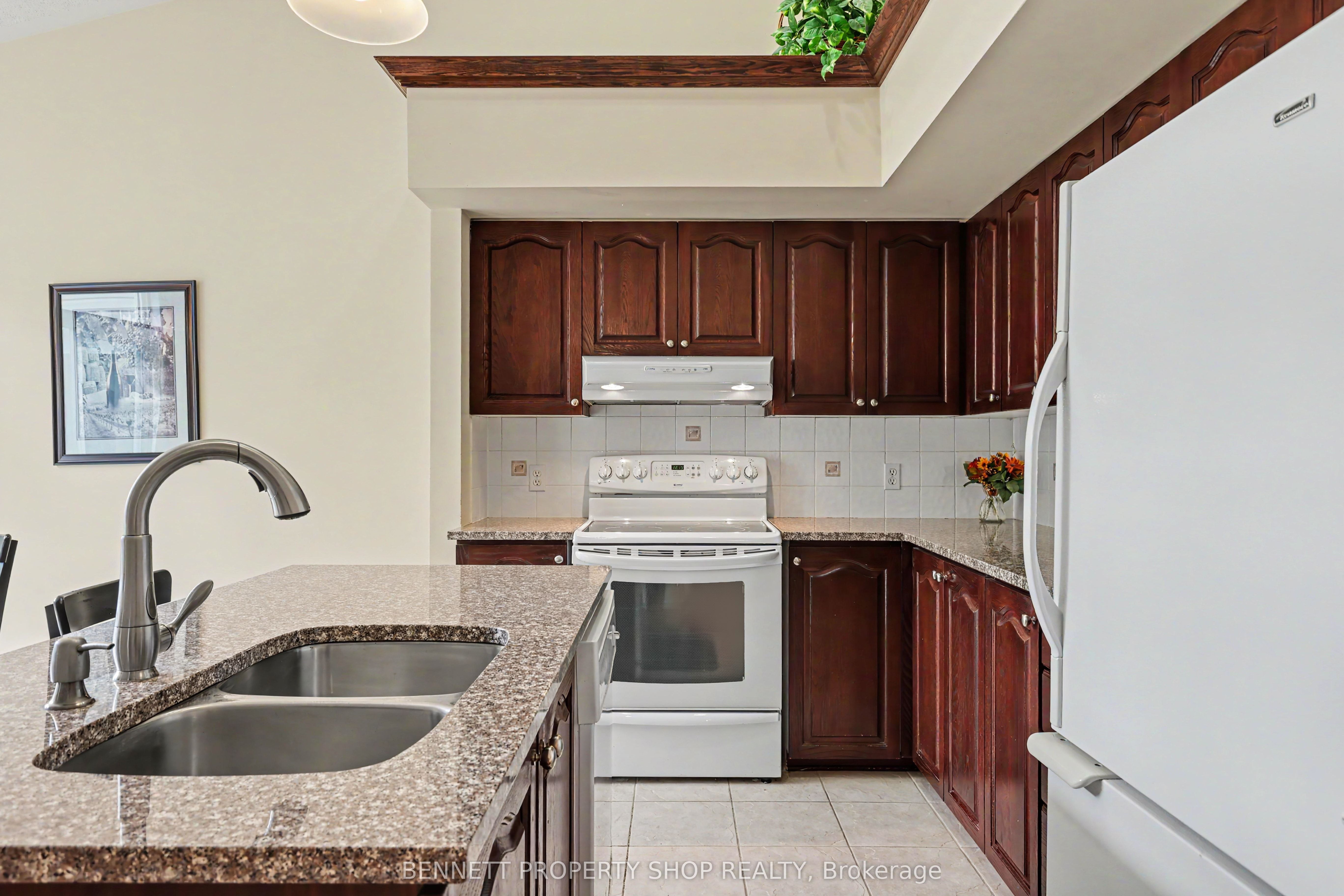 4 Burnstead Crescent, Kanata, ON K2M 2T4 photo 4