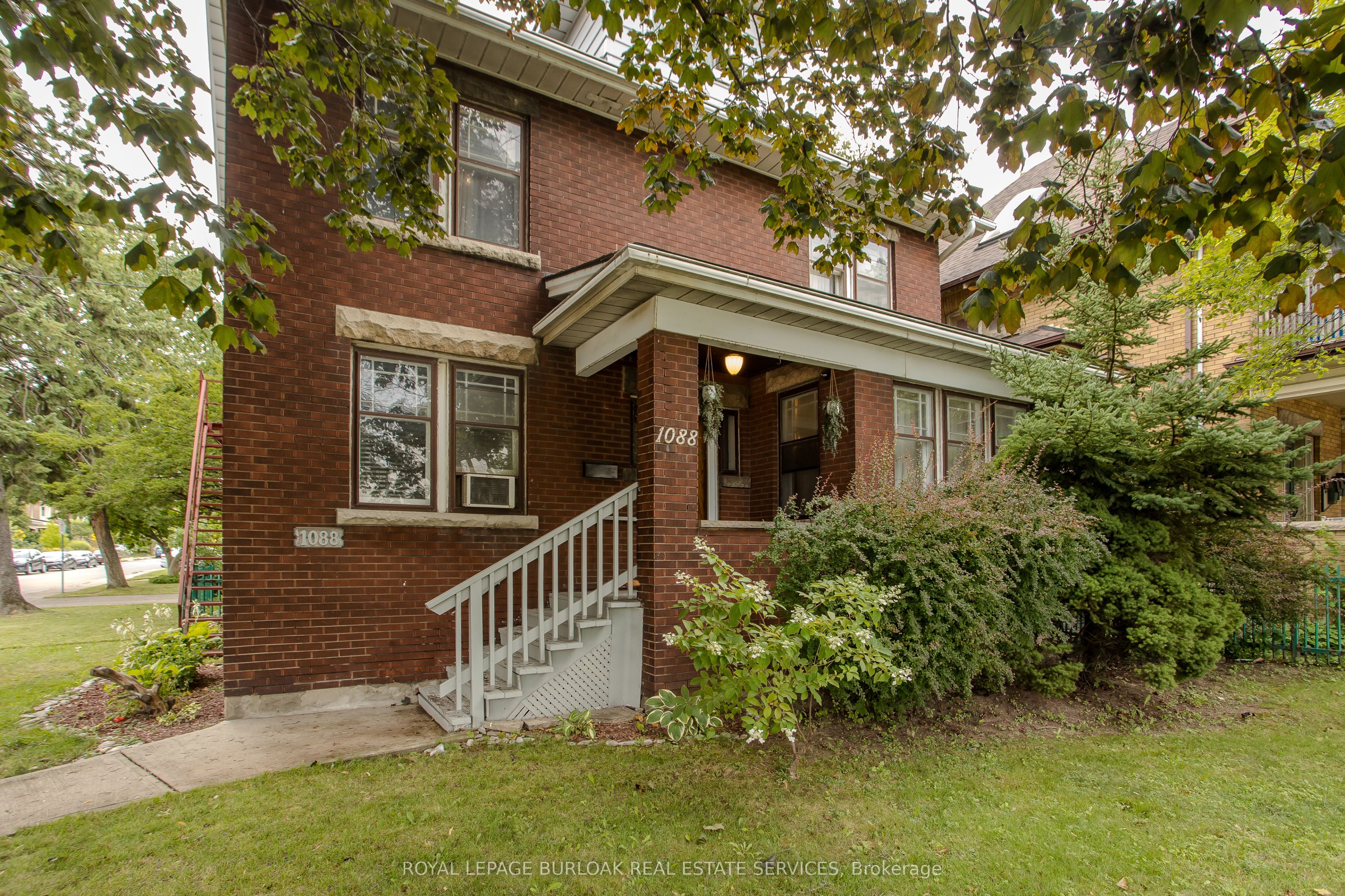 1088 King Street E, Hamilton, ON L8M 1E3 photo 2