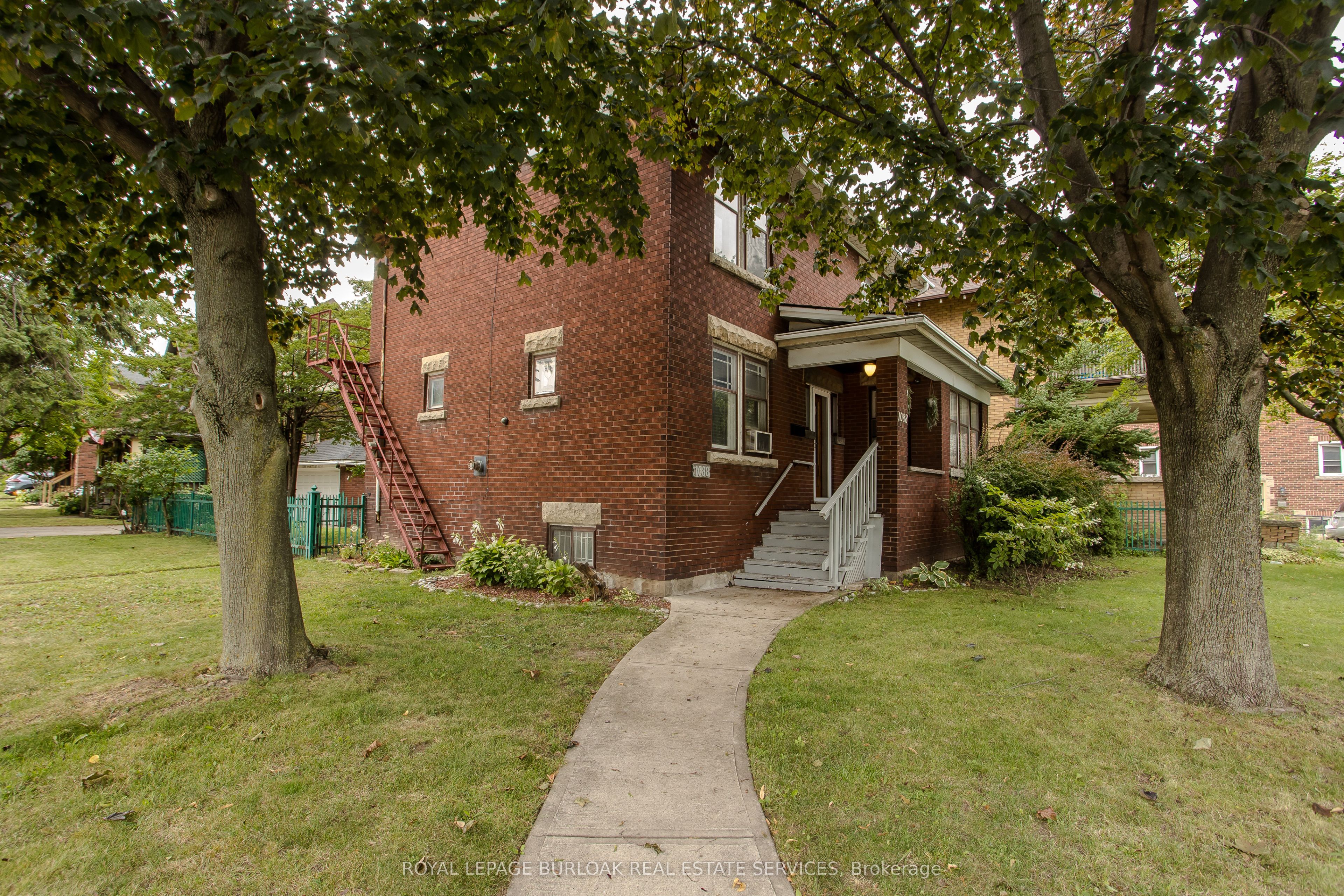 1088 King Street E, Hamilton, ON L8M 1E3 photo 3