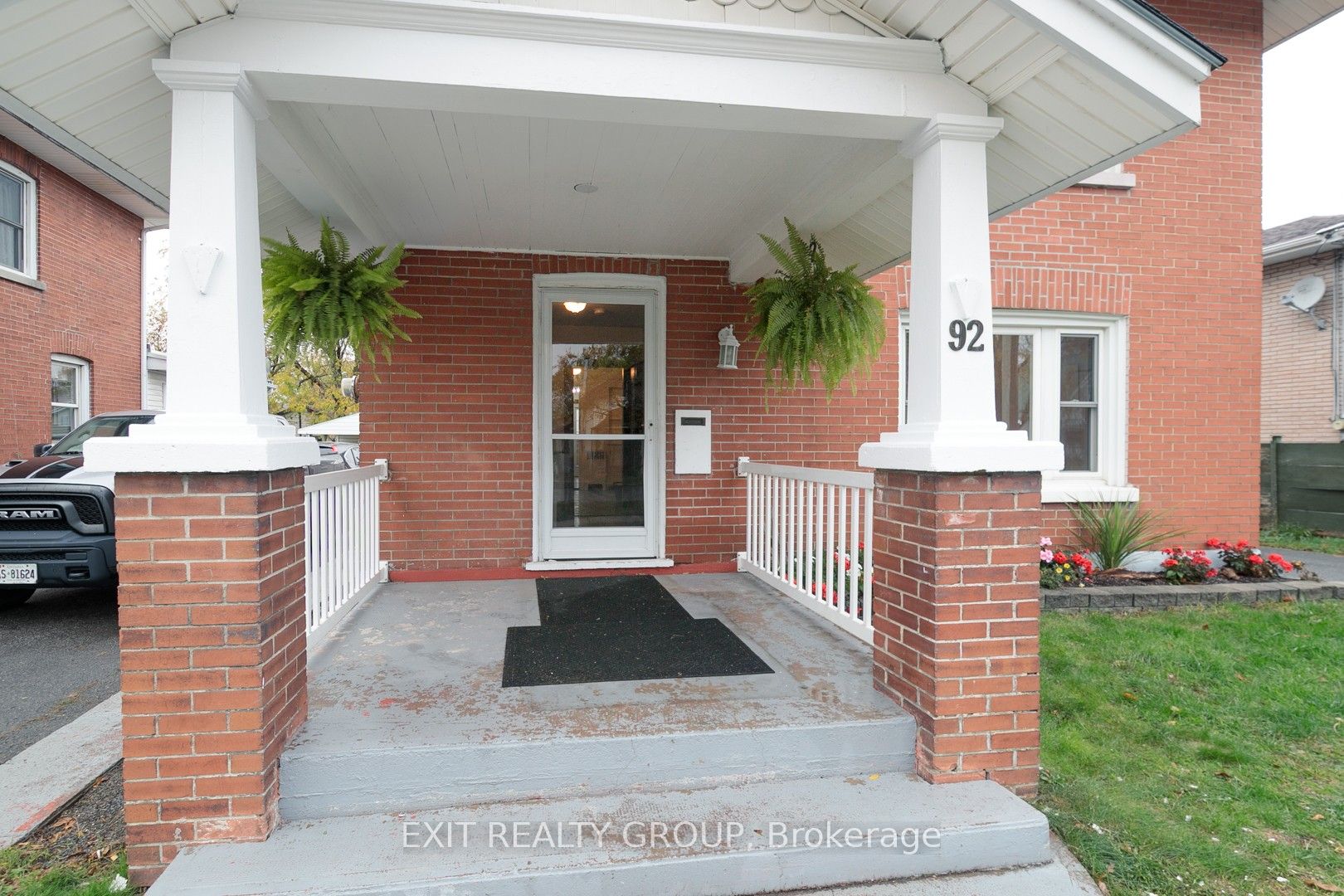 92 Byron Street, Quinte West, ON K8V 2Y2 photo 3