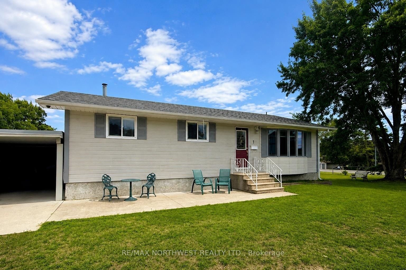 1 Kirkpatrick Avenue, Kenora, ON P9N 4K5