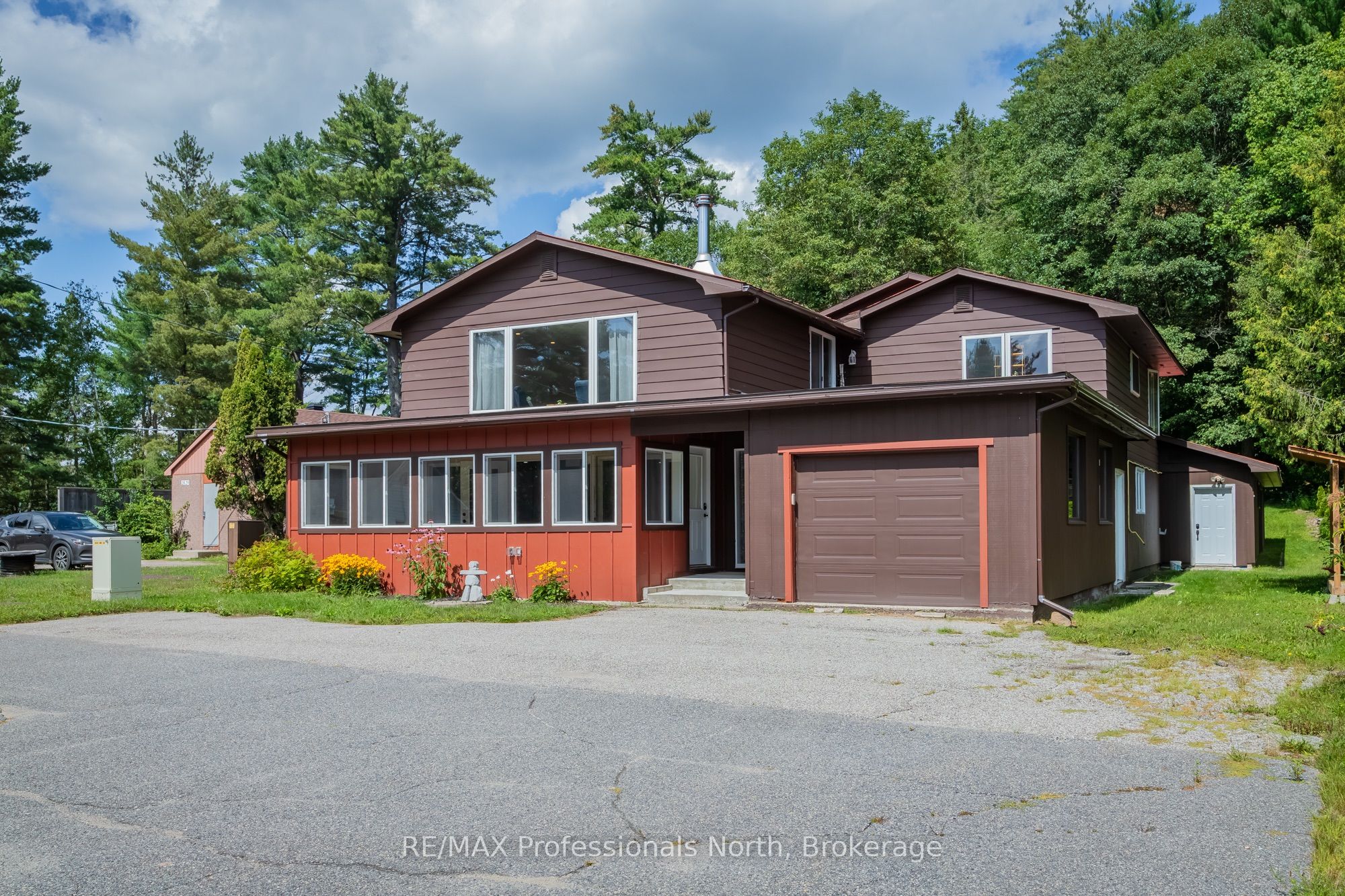 2831 60 Highway, Lake of Bays, ON P0A 1H0