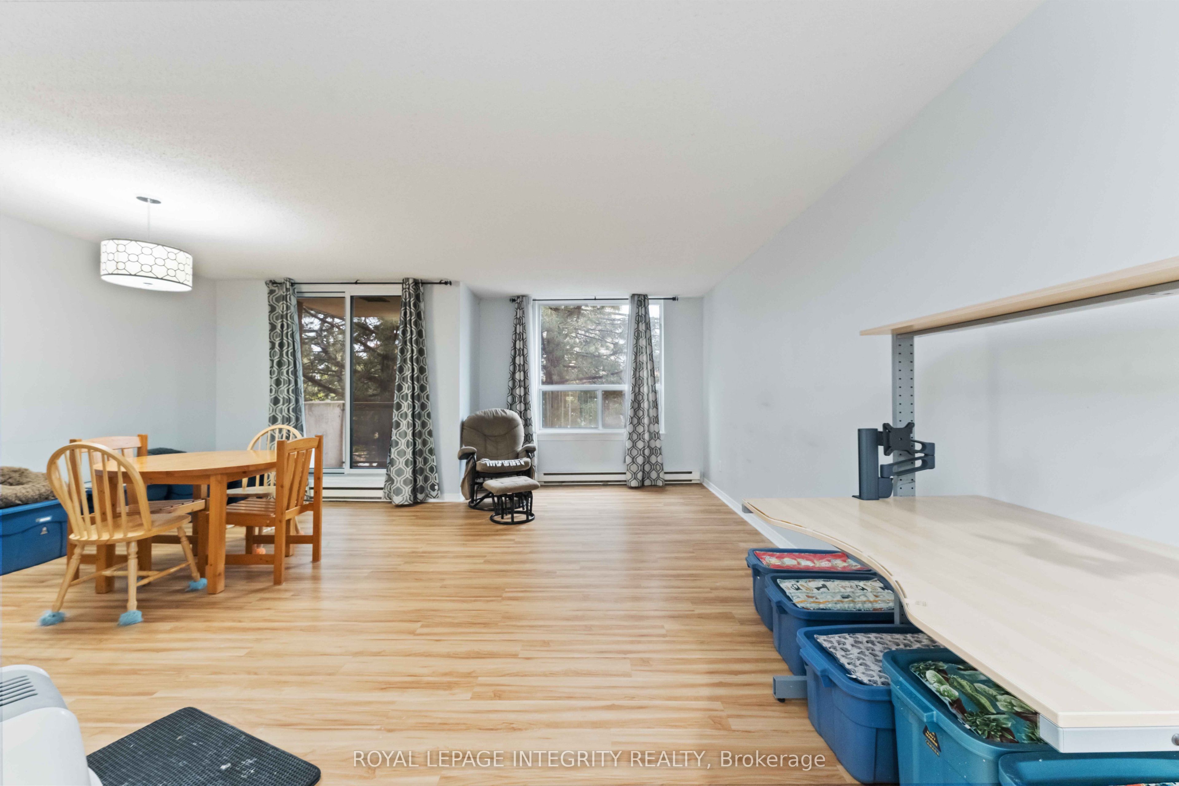 215 Parkdale Avenue 208, West Centre Town, ON K1Y 4T8 photo 3