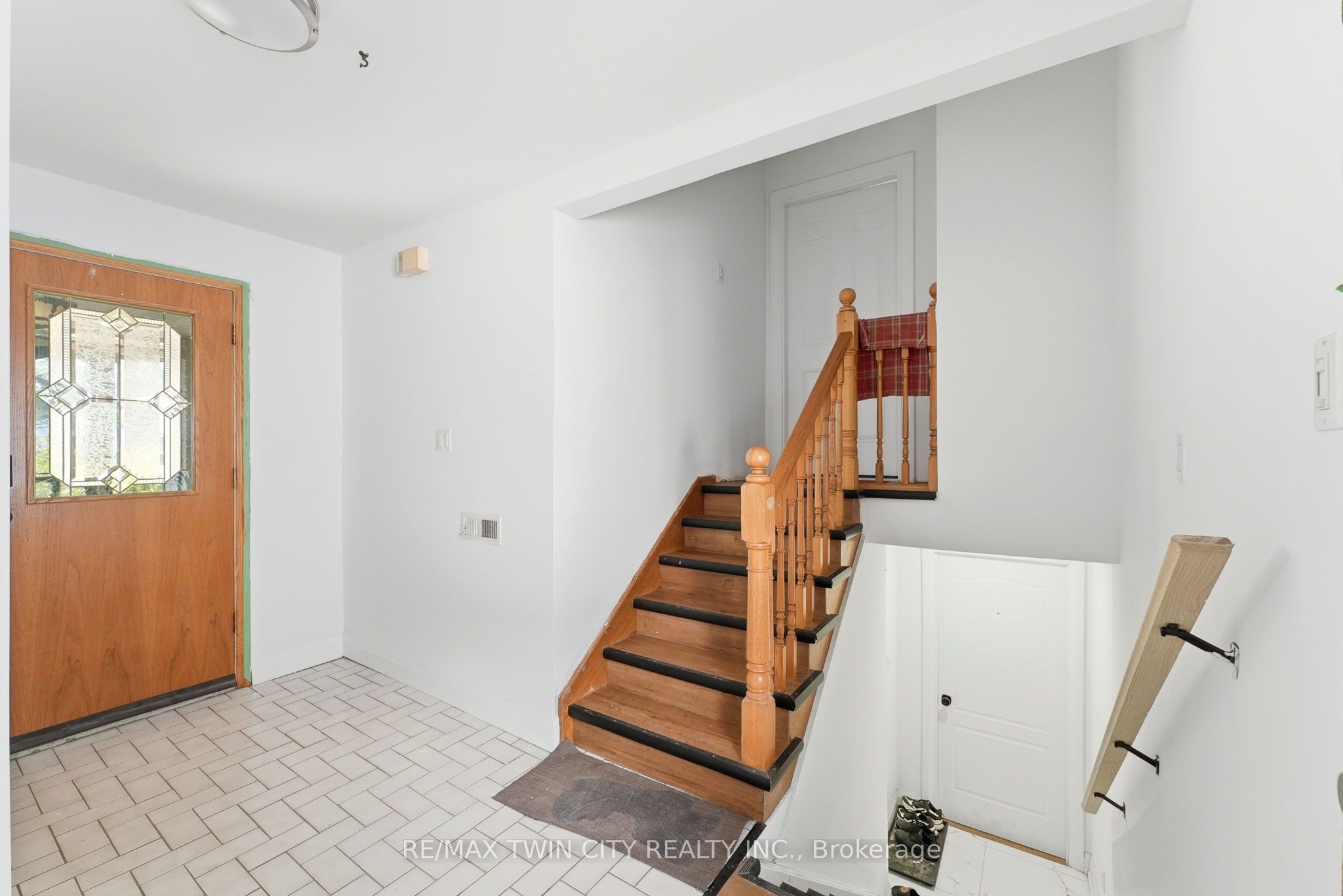 58 Tupper Crescent MAIN, Kitchener, ON N2B 2X9 photo 5