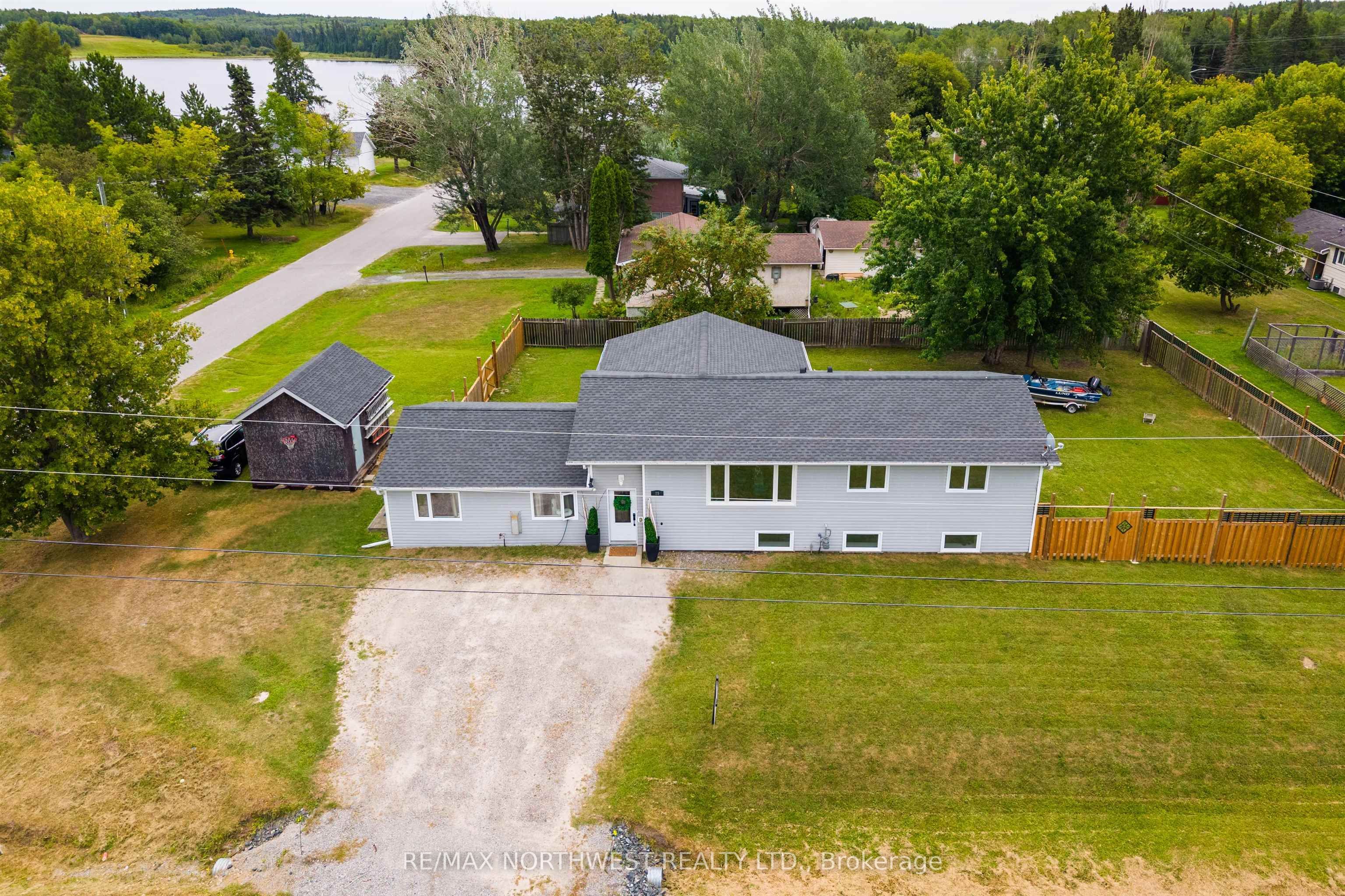 25 Park Avenue, Kenora, ON P9N 3W8 photo 2