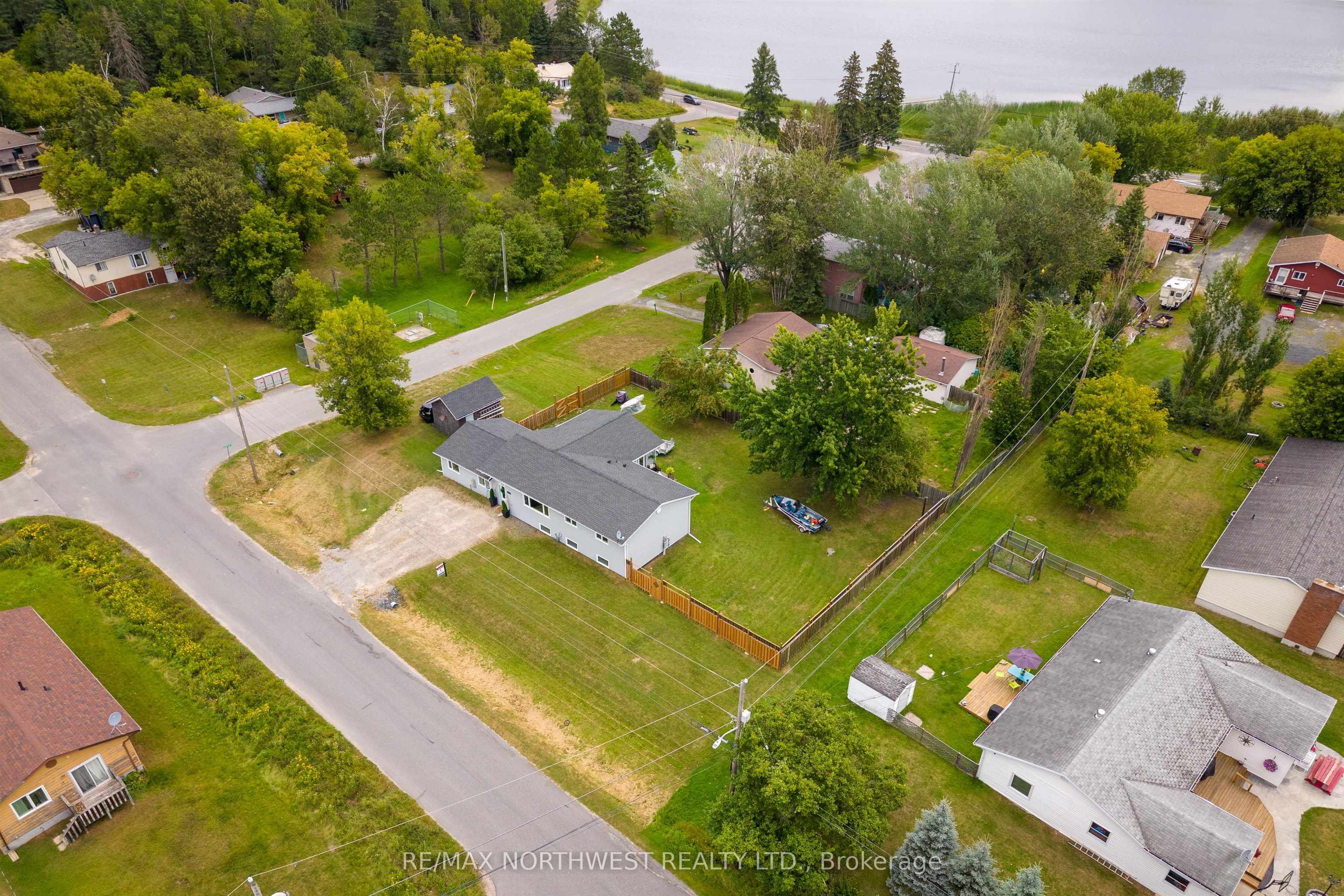 25 Park Avenue, Kenora, ON P9N 3W8 photo 3