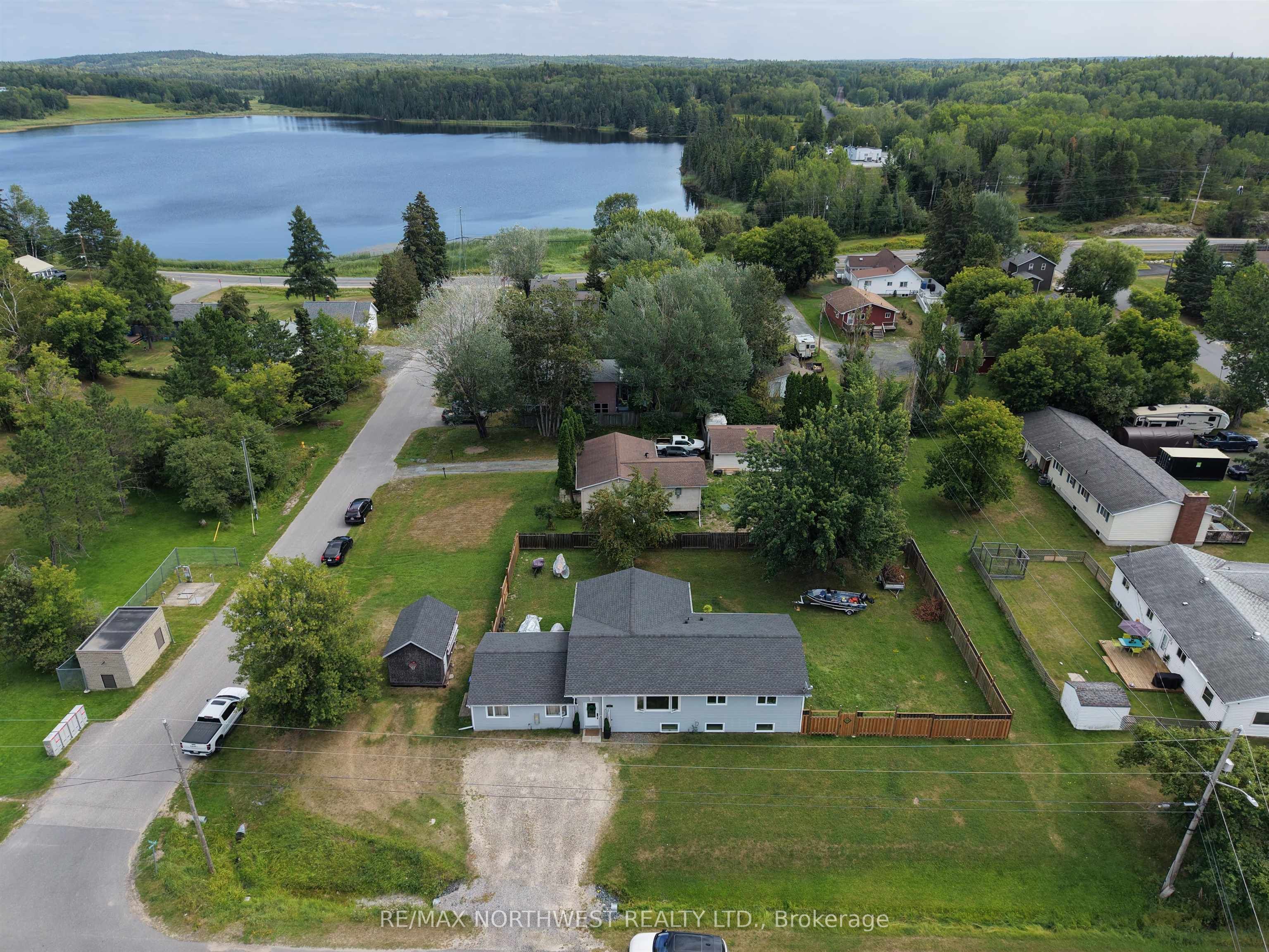 25 Park Avenue, Kenora, ON P9N 3W8 photo 5