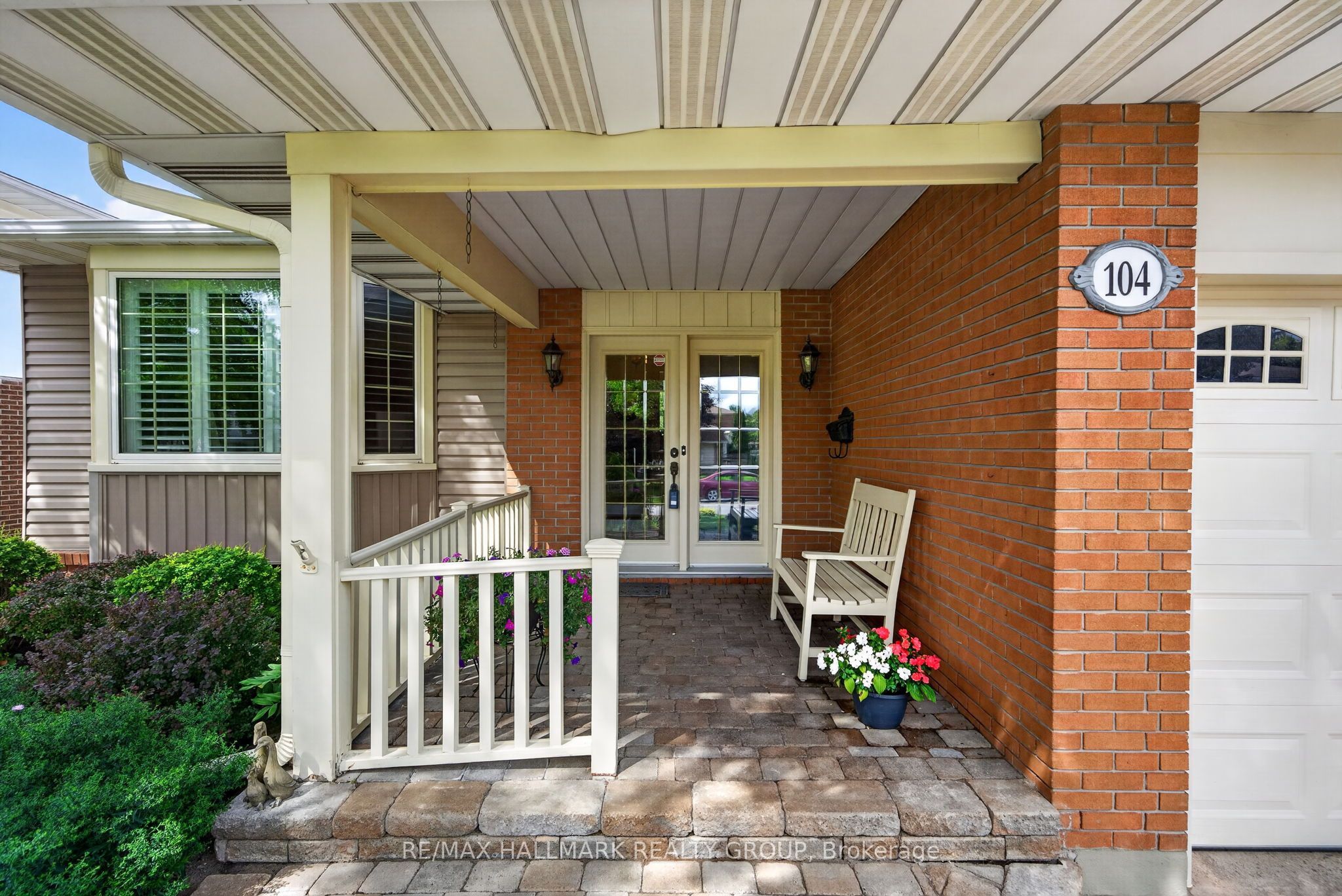 104 Northpark Drive, Blackburn Hamlet, ON K1B 4V3 photo 3