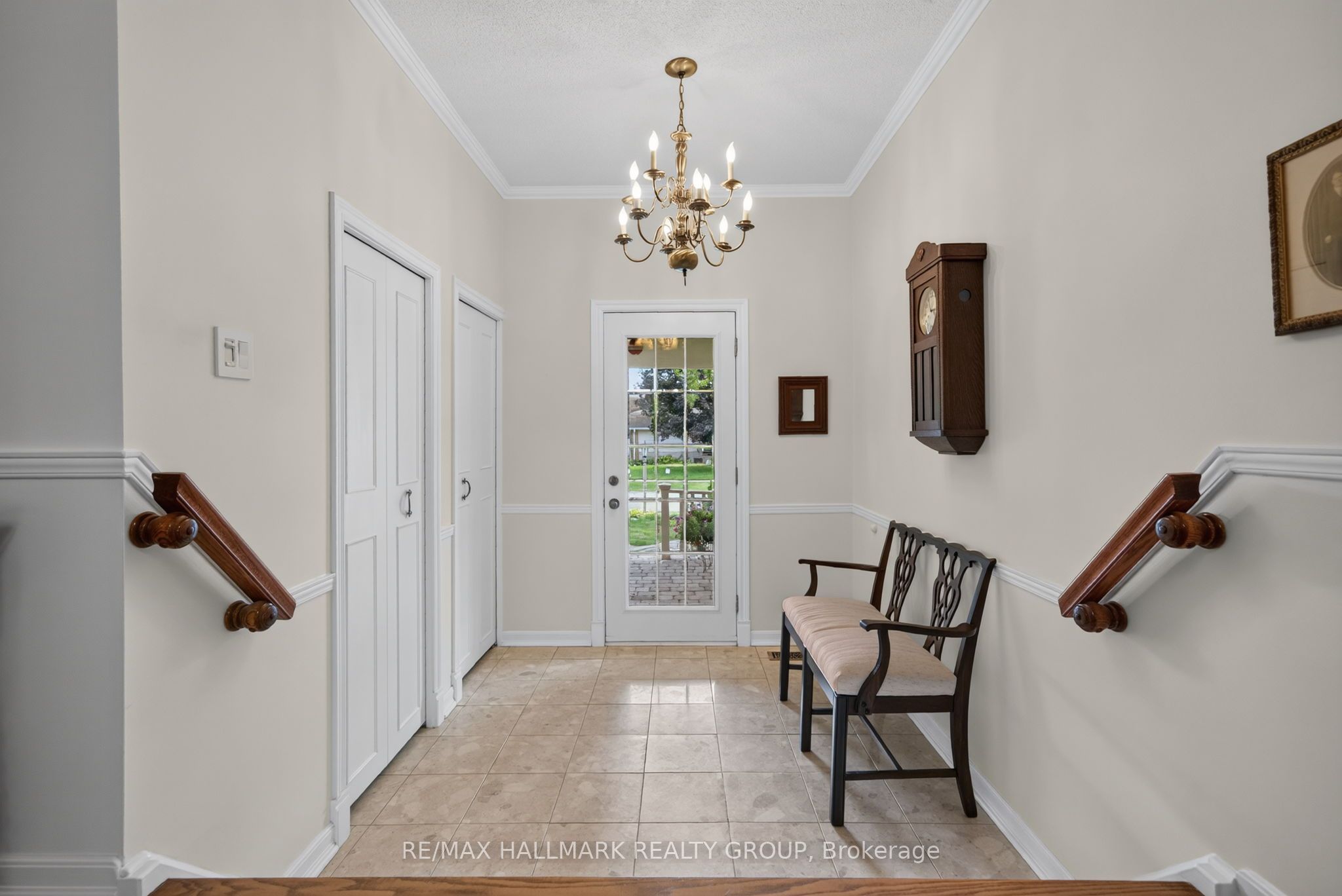 104 Northpark Drive, Blackburn Hamlet, ON K1B 4V3 photo 4