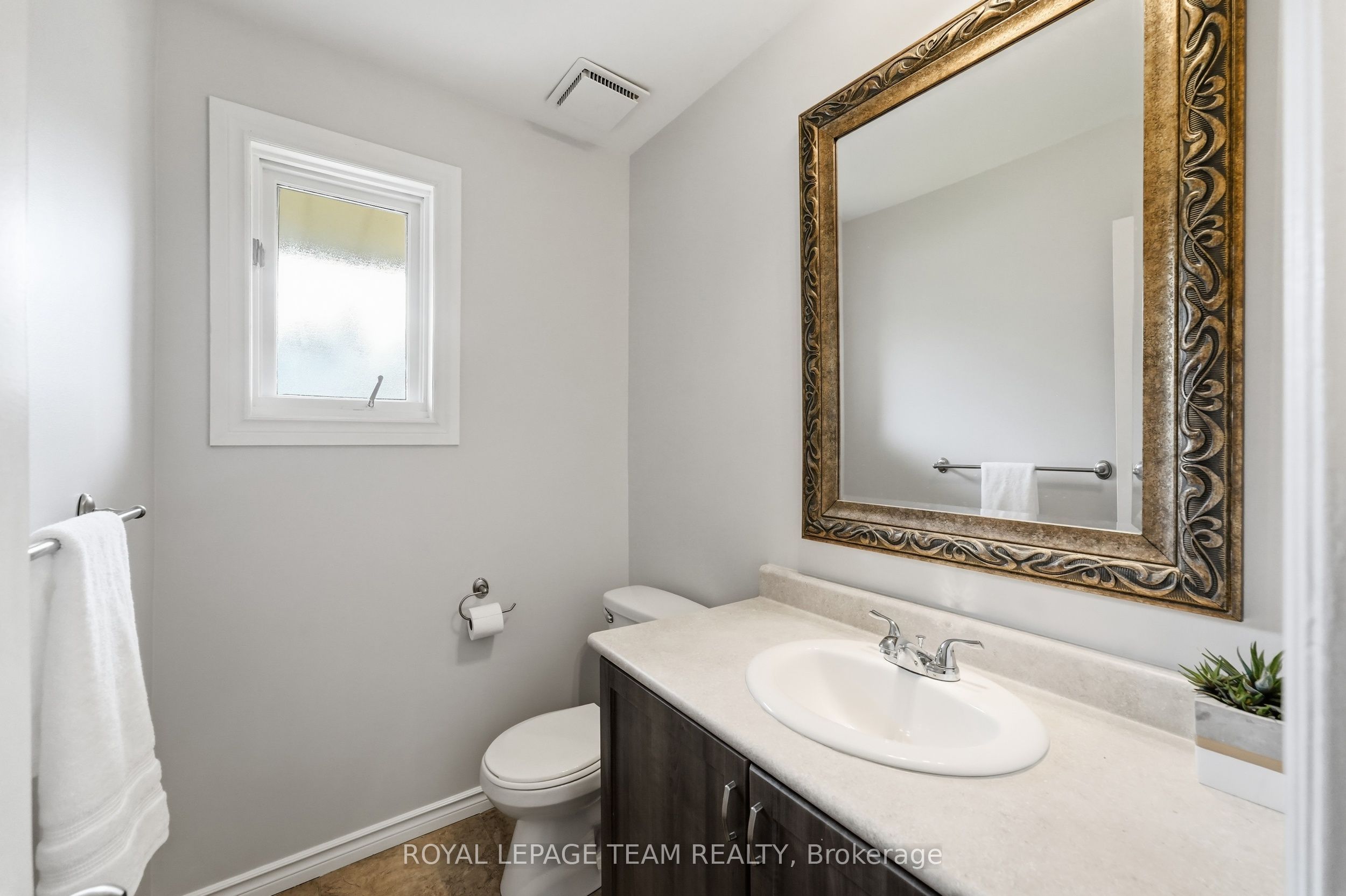 304 Valade Crescent, Orleans - Cumberland and Area, ON K4A 2X3 photo 5