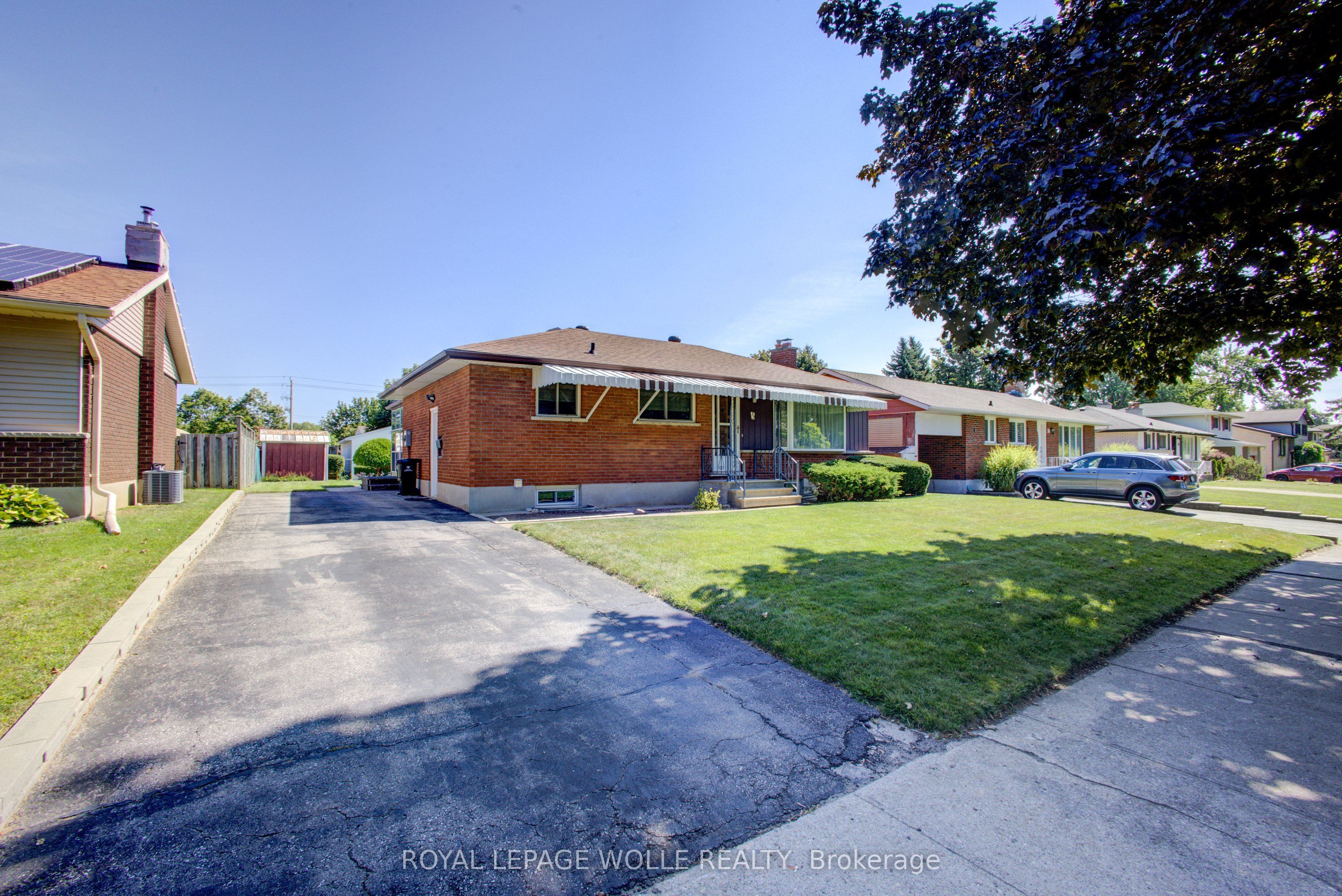 52 Queenston Crescent, Kitchener, ON N2B 2V5 photo 3
