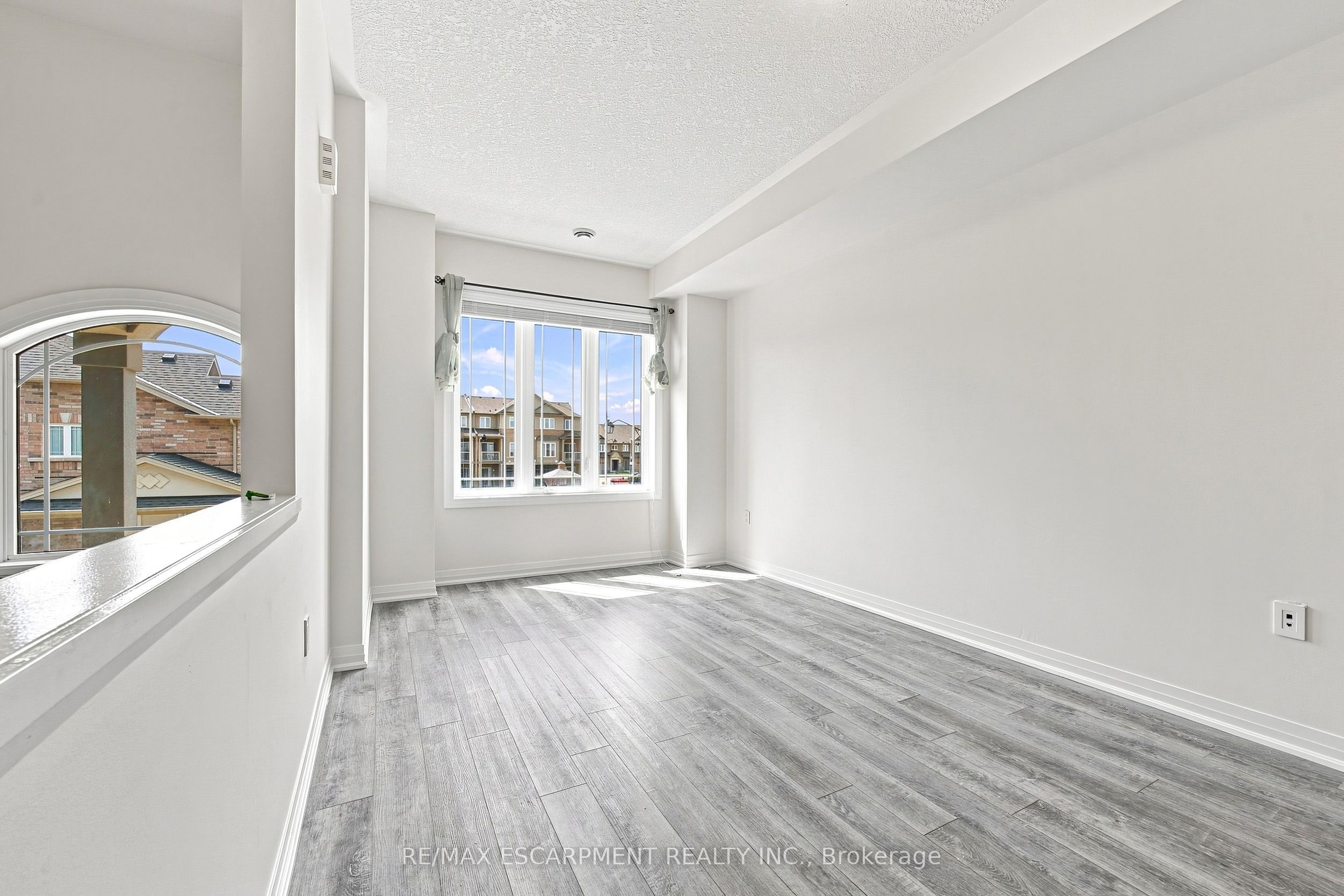 94 Laguna Village Crescent, Hamilton, ON L0R 1P0 photo 3