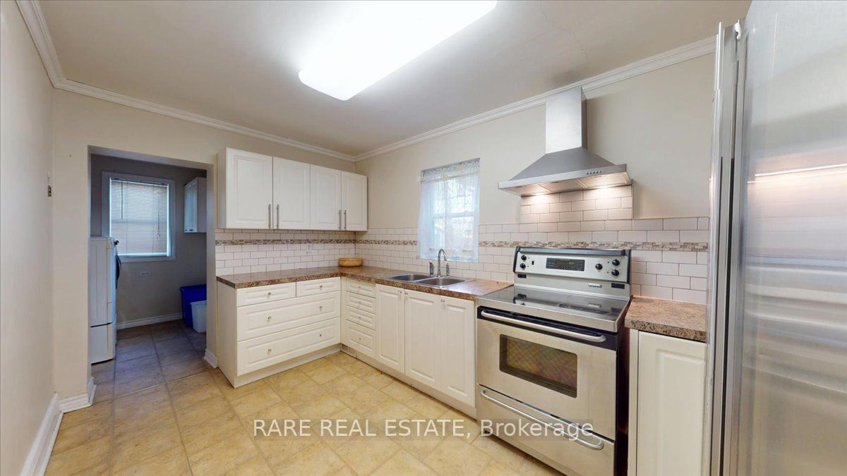 8 Balsam Avenue N 1, Hamilton, ON L8L 6Y2 photo 2
