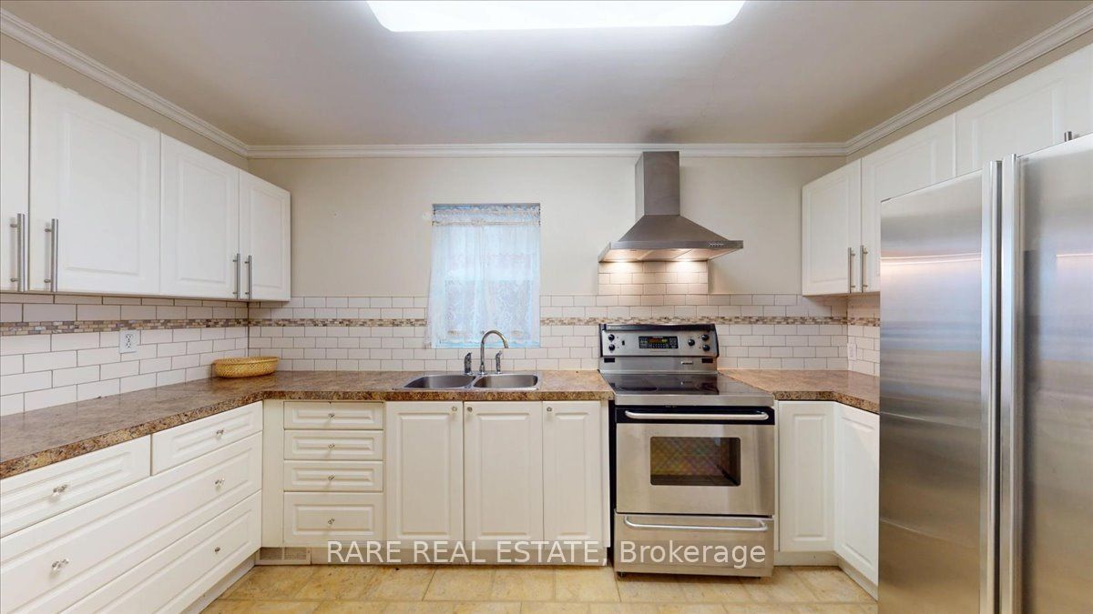 8 Balsam Avenue N 1, Hamilton, ON L8L 6Y2 photo 3