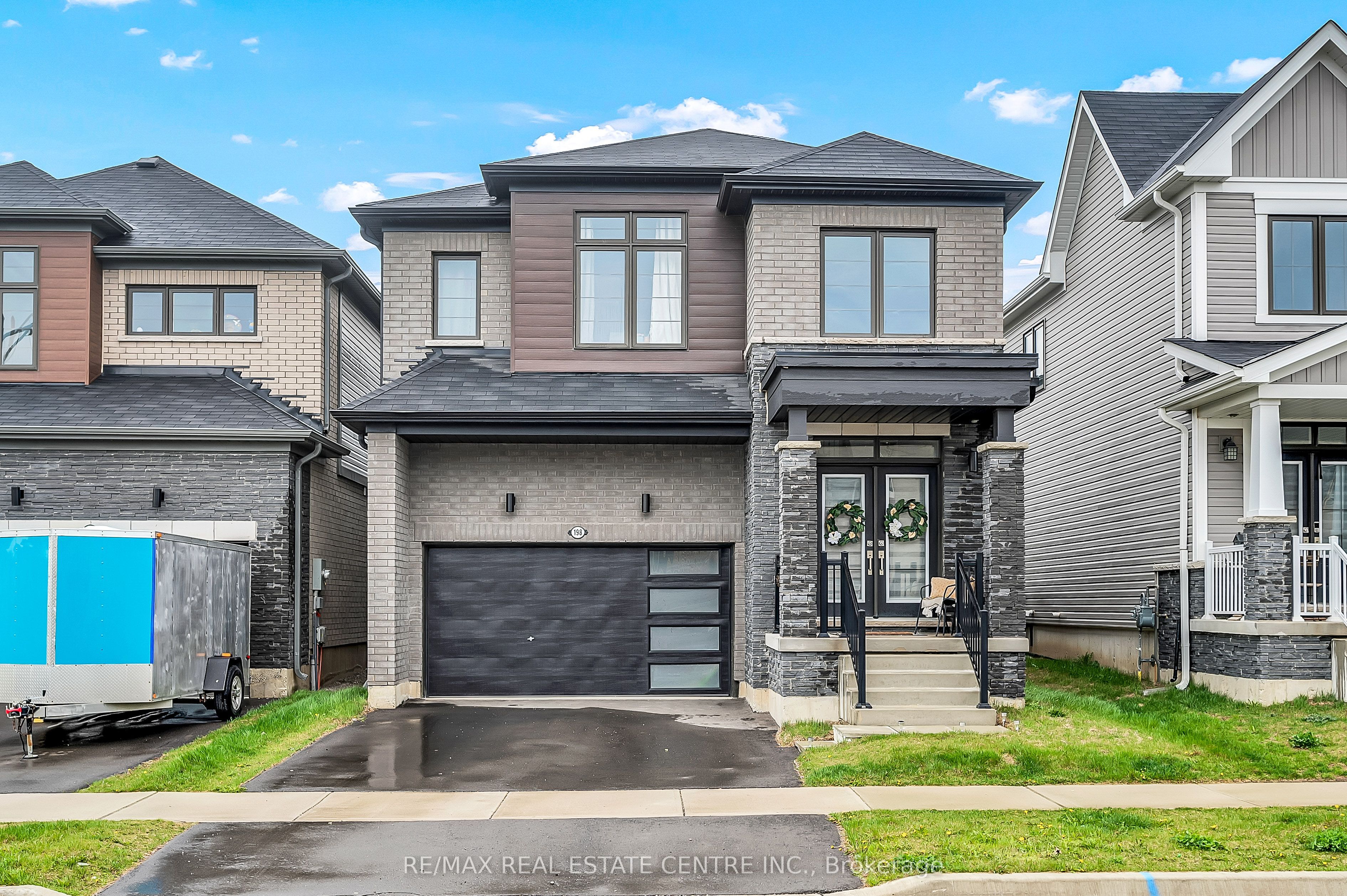 198 Whithorn Crescent, Haldimand, ON N3W 0C9 photo 2