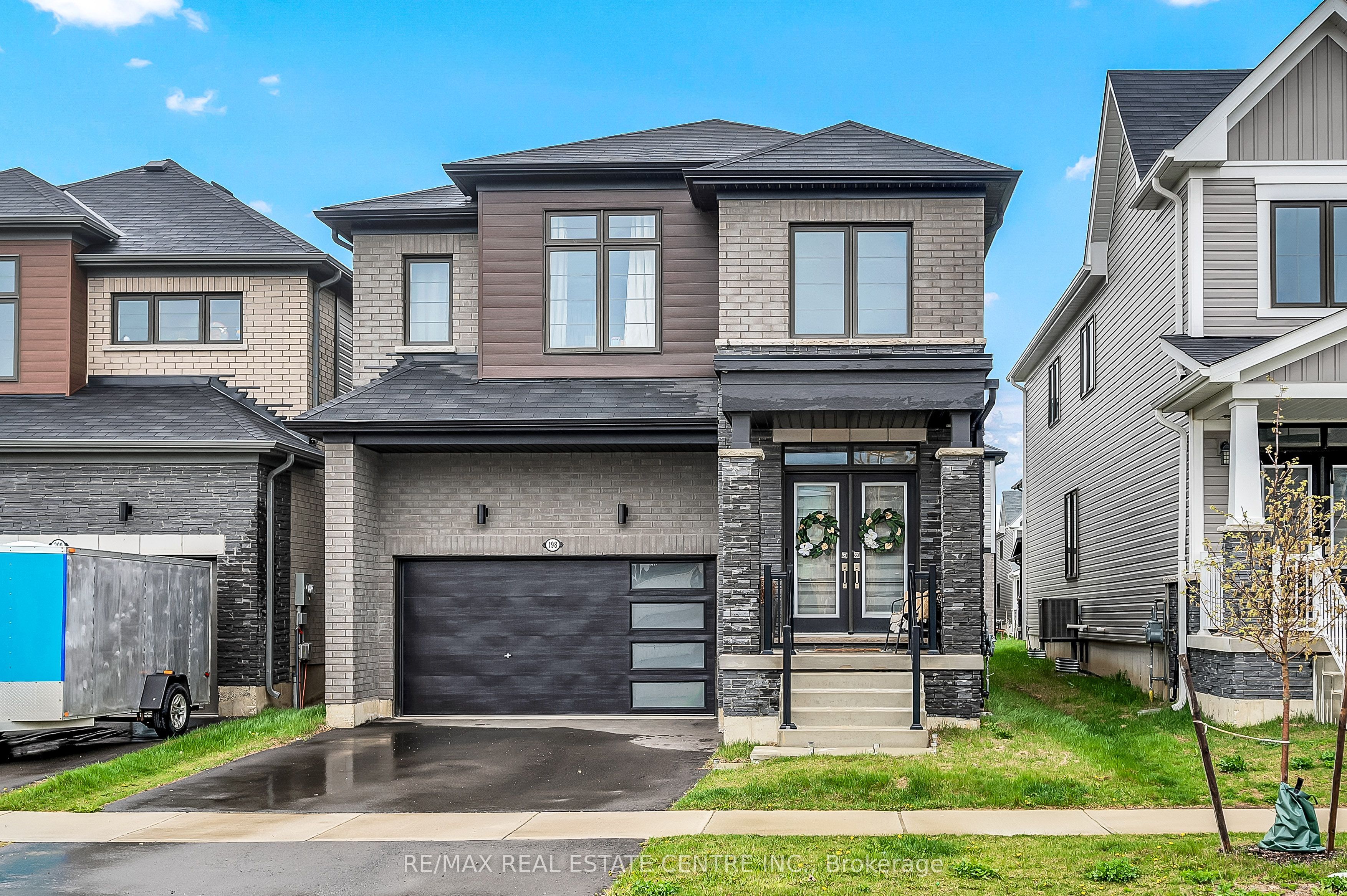198 Whithorn Crescent, Haldimand, ON N3W 0C9 photo 3