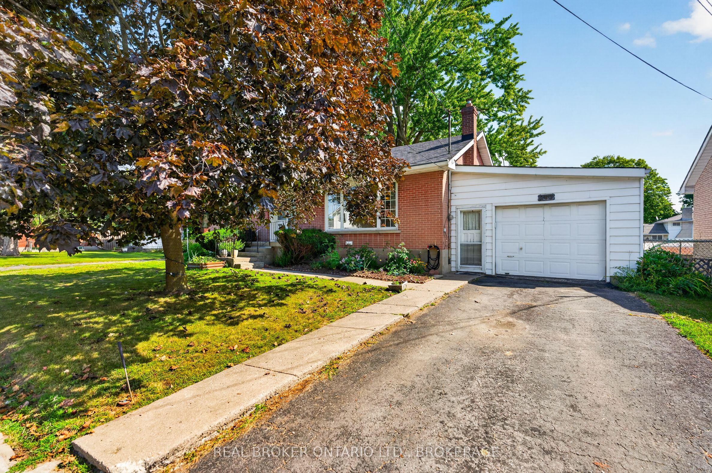 283 Camden Road, Greater Napanee, ON K7R 1E7 photo 2