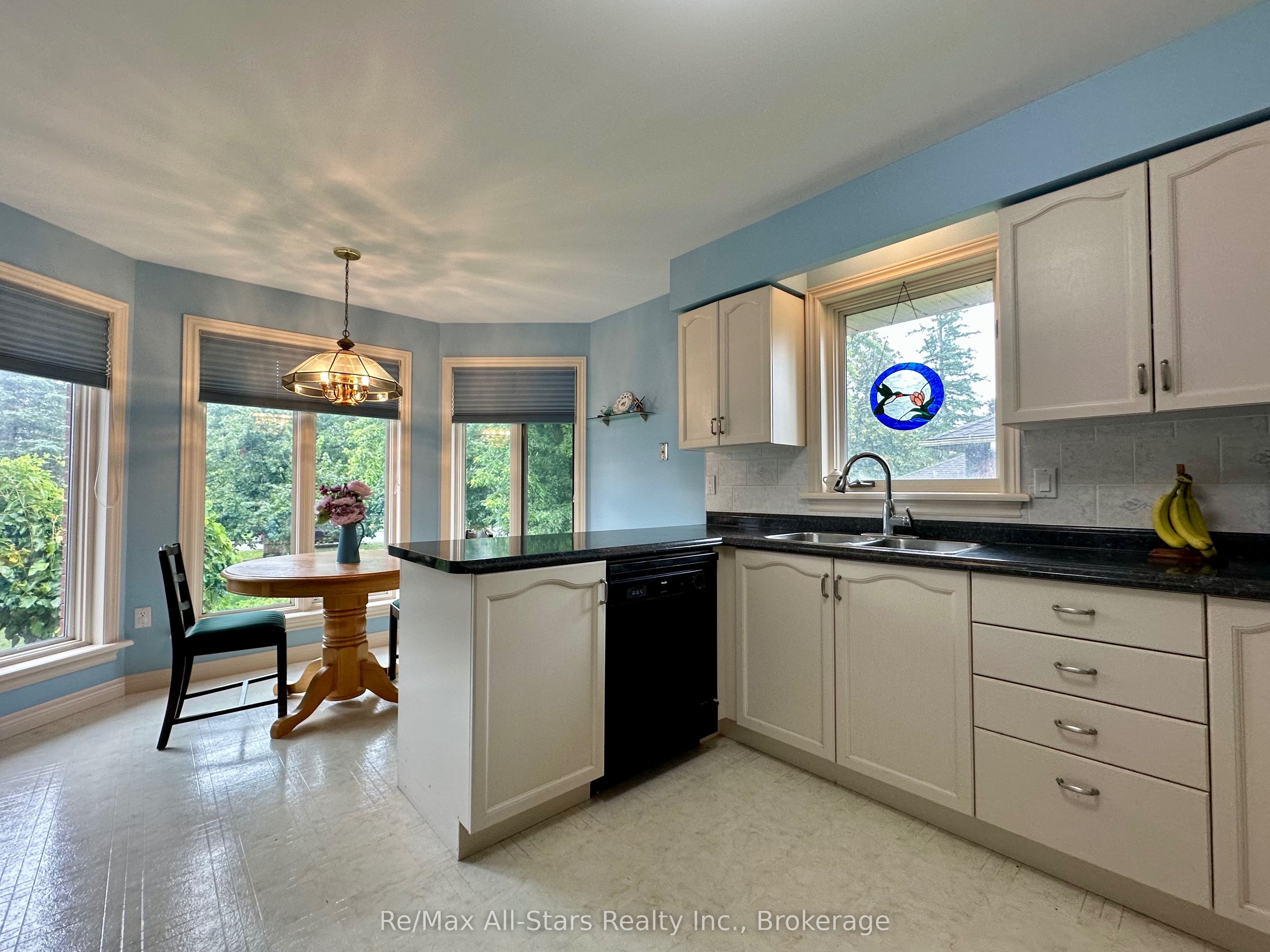 3 Governors Drive, Kawartha Lakes, ON K0M 1A0 photo 5