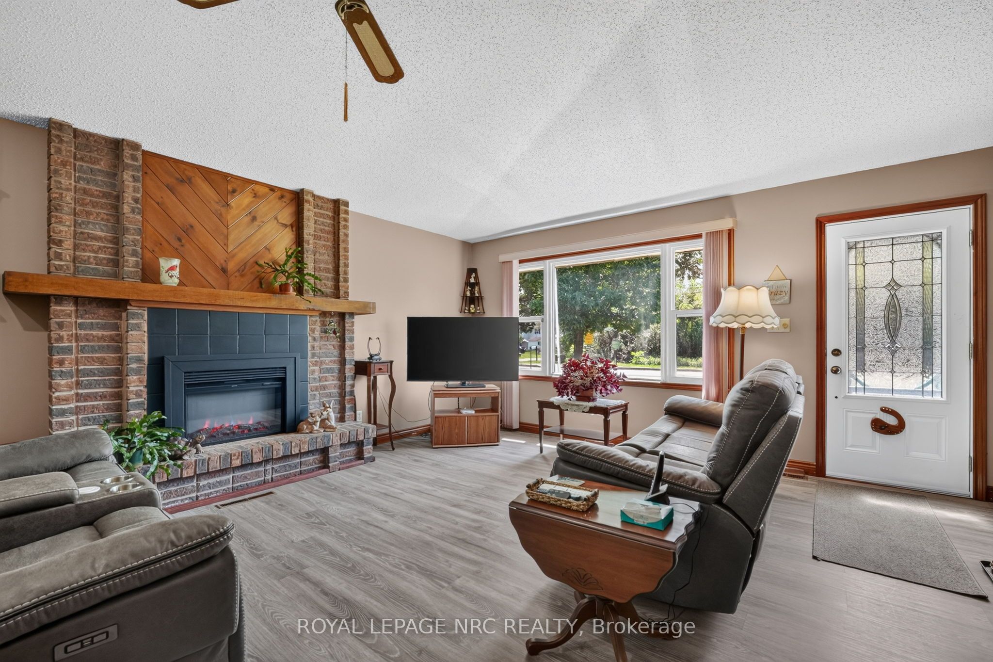 930 EDGEMERE Road, Fort Erie, ON L2A 1A8 photo 4