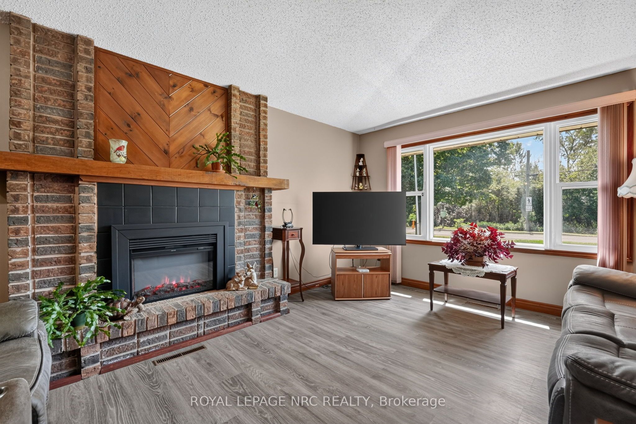 930 EDGEMERE Road, Fort Erie, ON L2A 1A8 photo 5