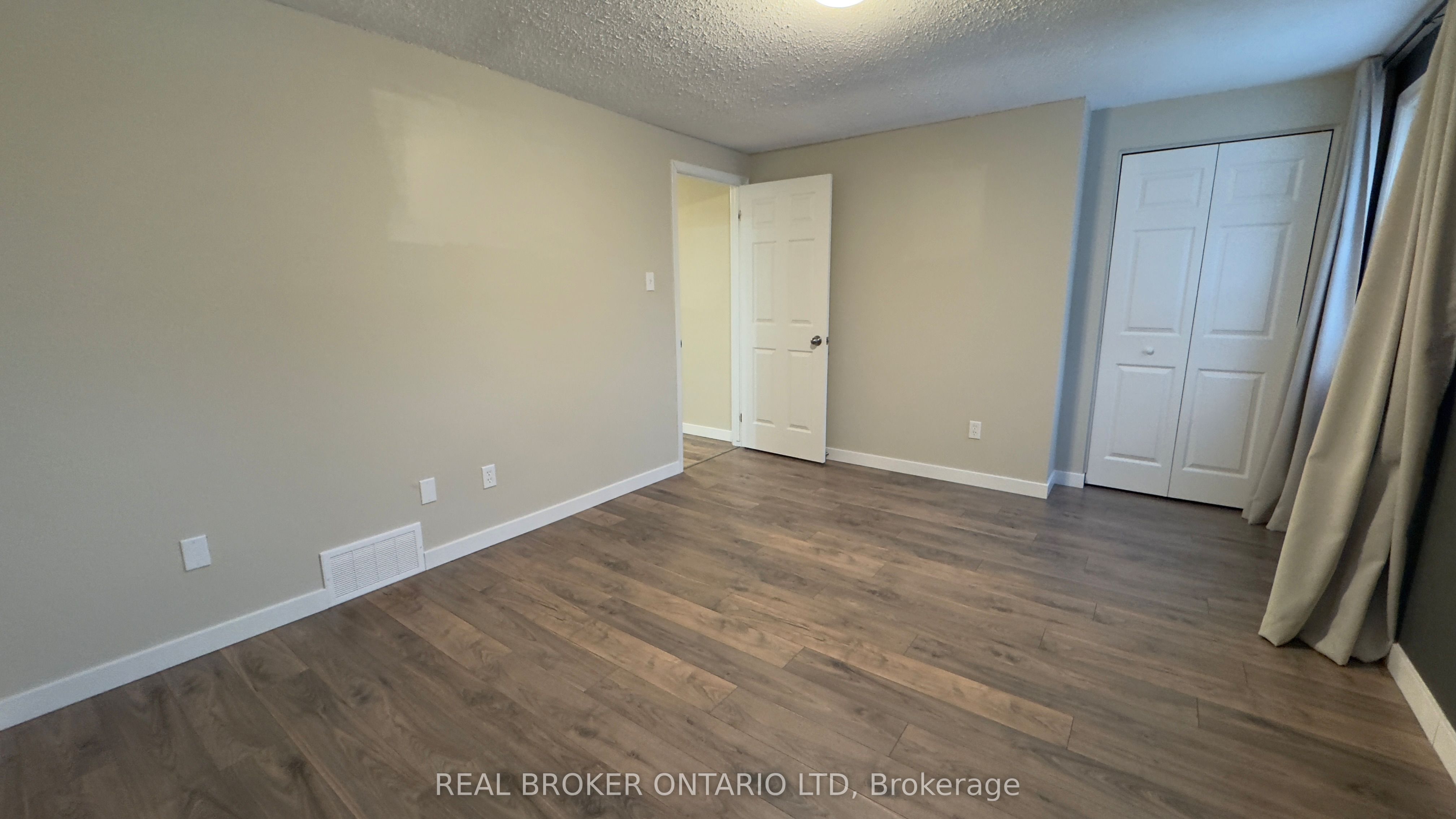 457 Wilkins Street, London South, ON N6C 5B5 photo 5