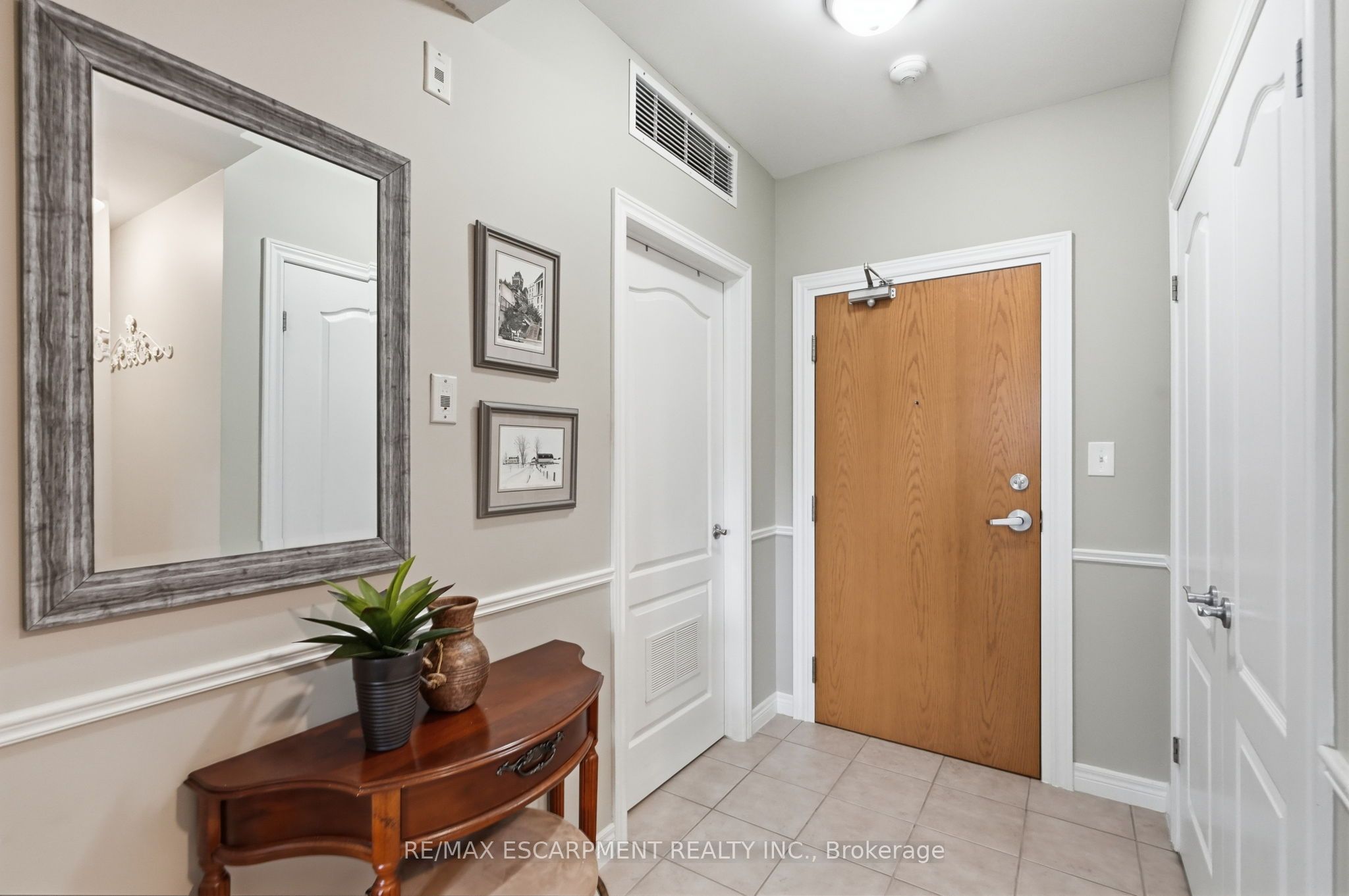 59 CRITZIA Drive 202, Hamilton, ON L0R 1W0 photo 3
