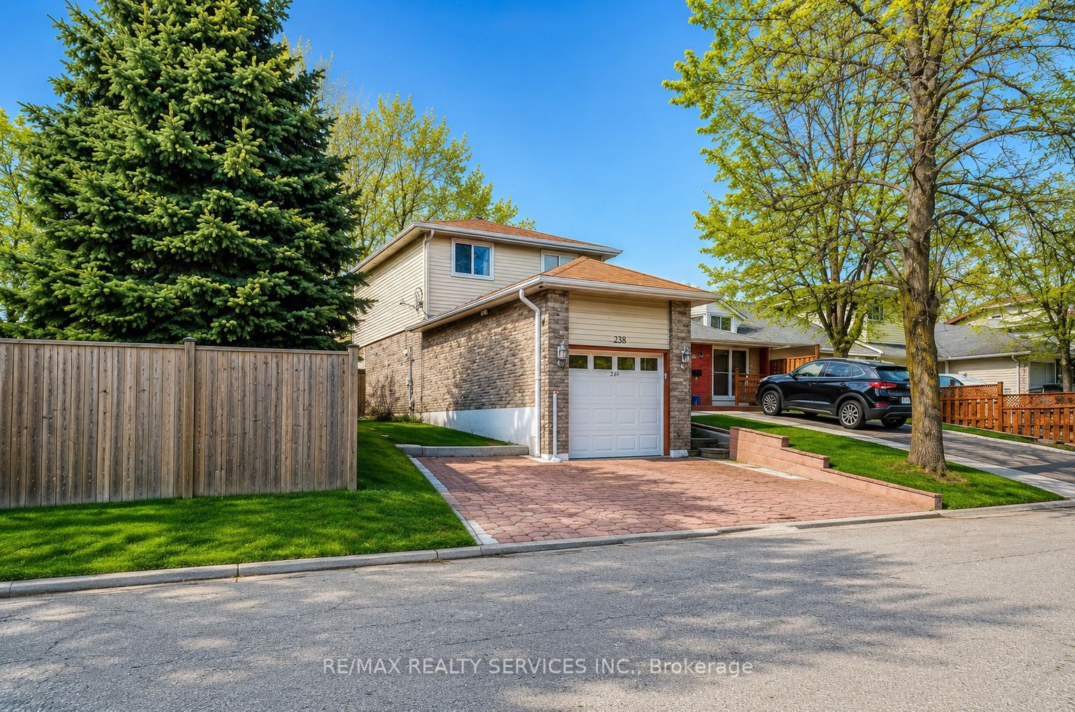 238 Linden Drive, Cambridge, ON N3H 4Y2 photo 2