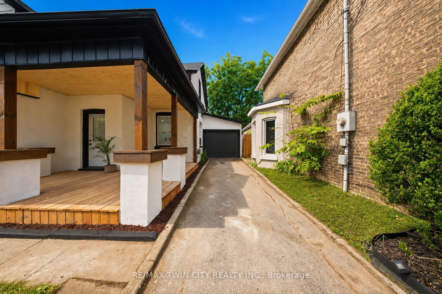42 Peel Street, Brantford, ON N3S 5L8 photo 3