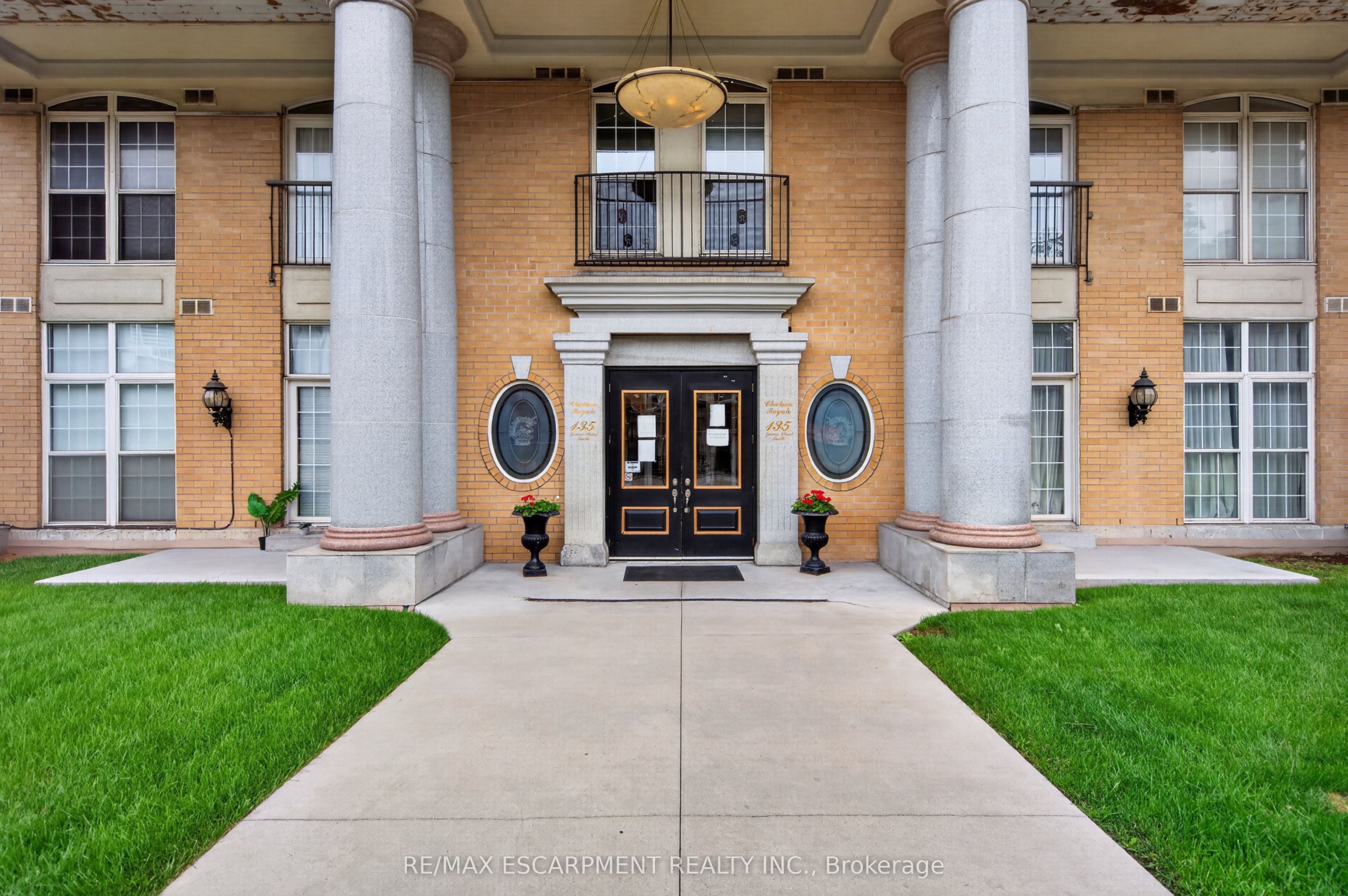 135 James Street S 408, Hamilton, ON L8P 2Z6 photo 3