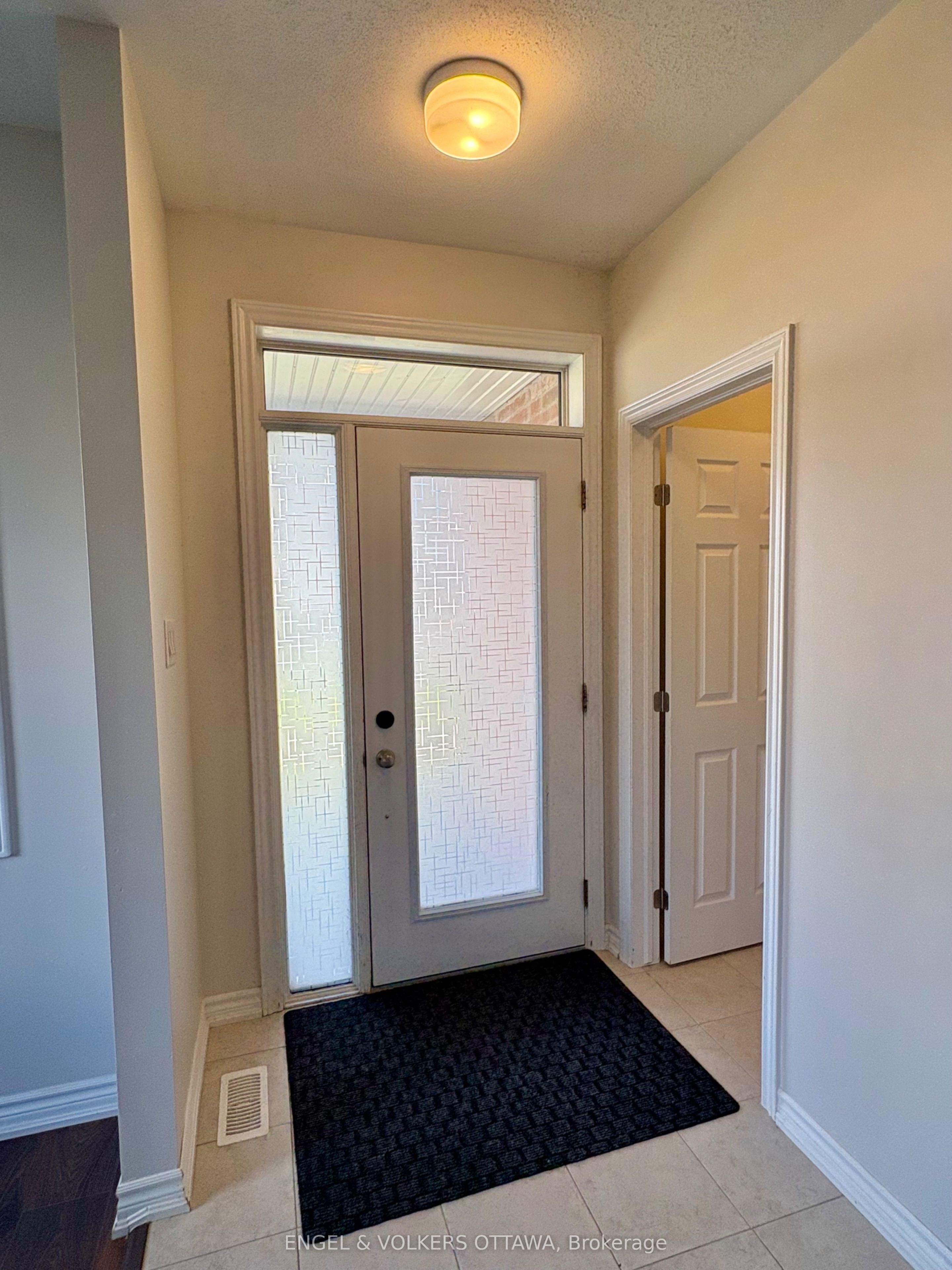 289 Zenith Private, Barrhaven, ON K2J 6N2 photo 2