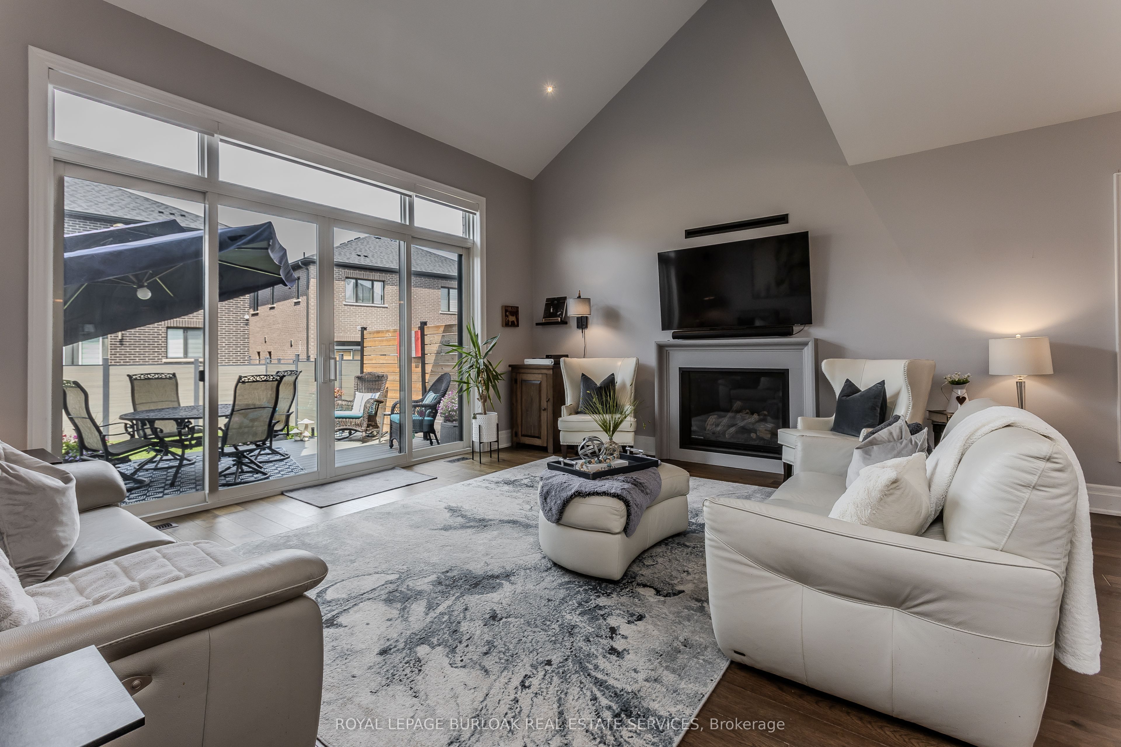 72 Pond View Gate, Hamilton, ON L8B 2A1 photo 2