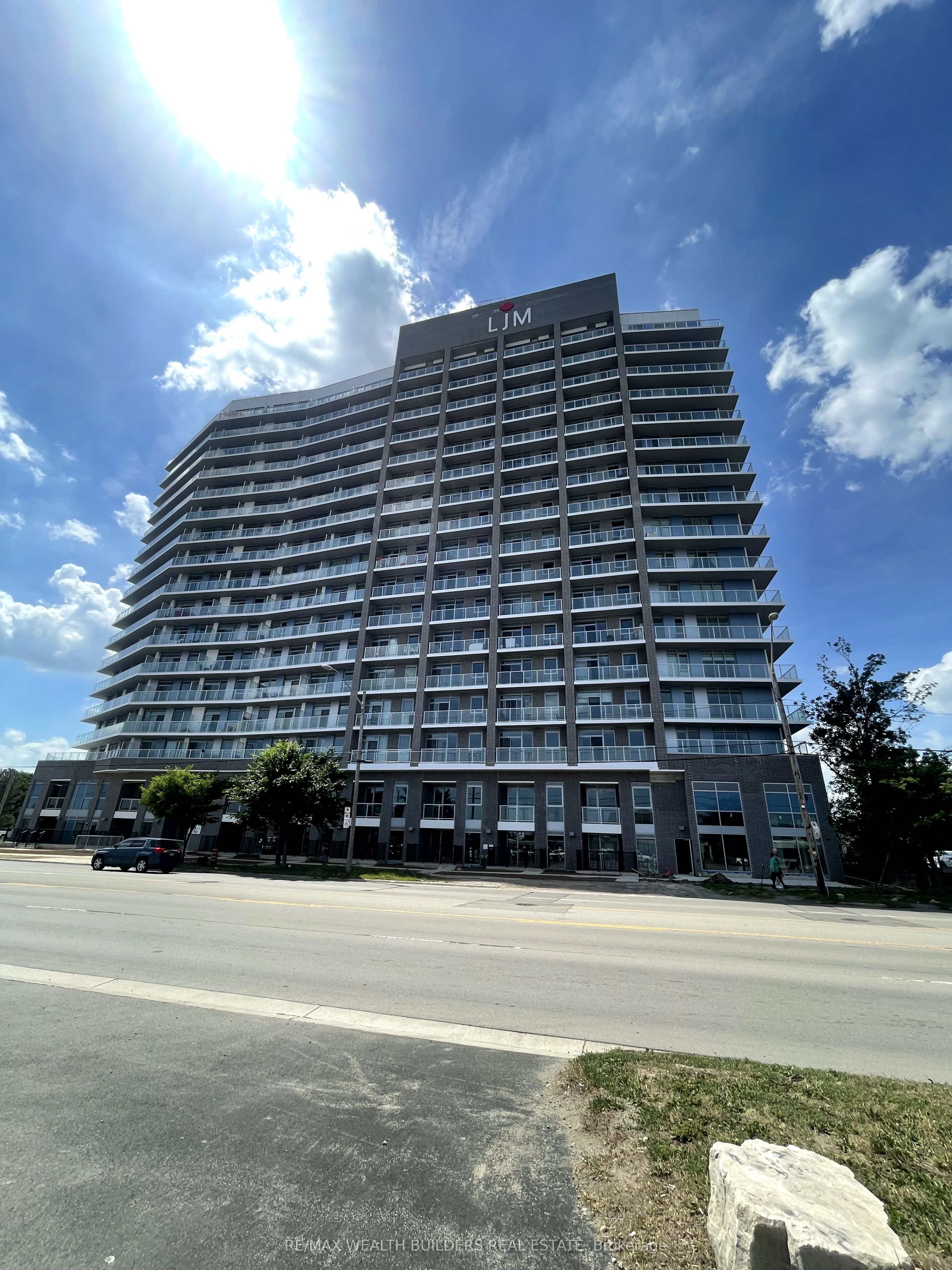 2782 Barton Street E 1513, Hamilton, ON L8E 2J8