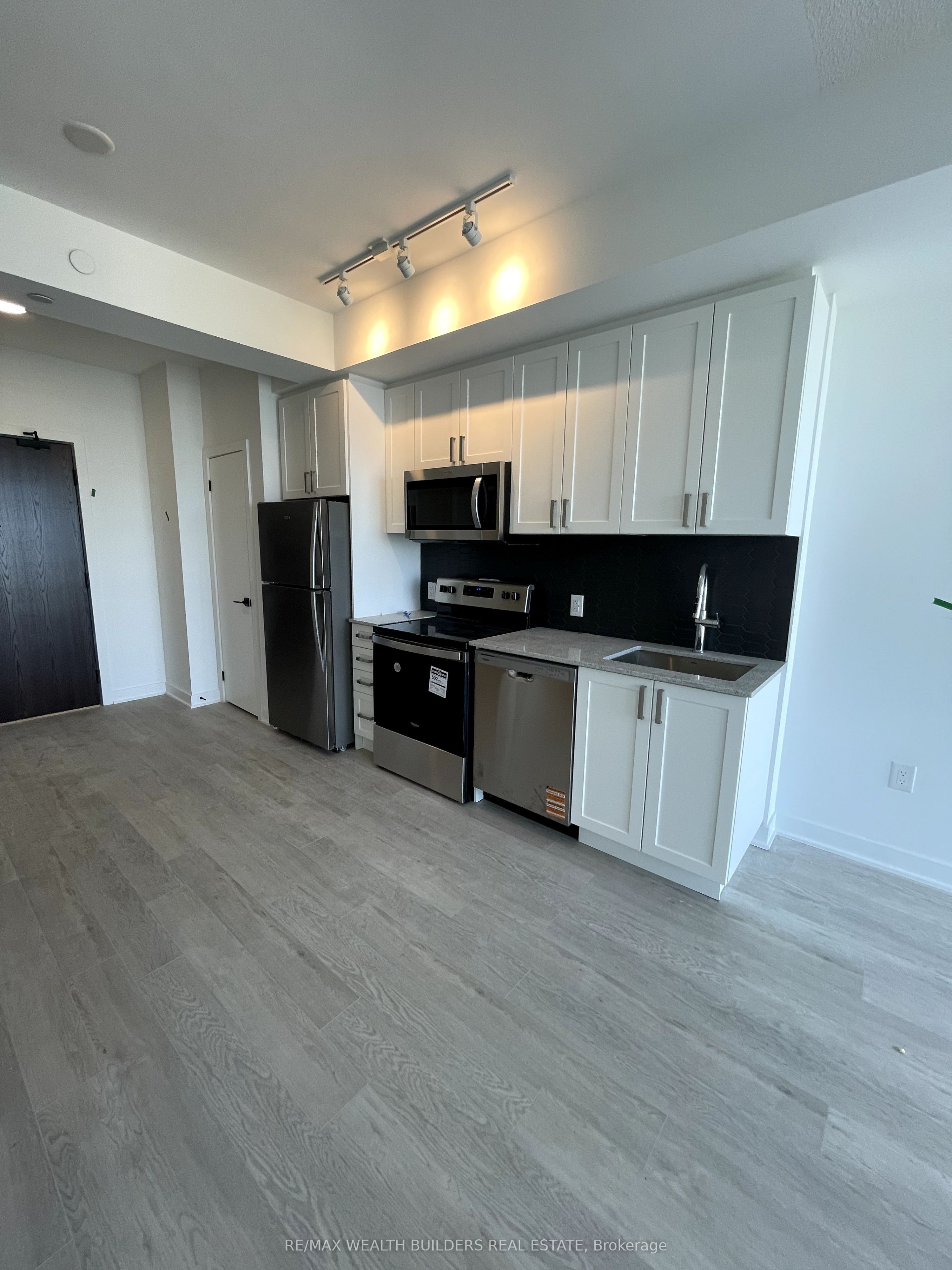 2782 Barton Street E 1513, Hamilton, ON L8E 2J8 photo 4