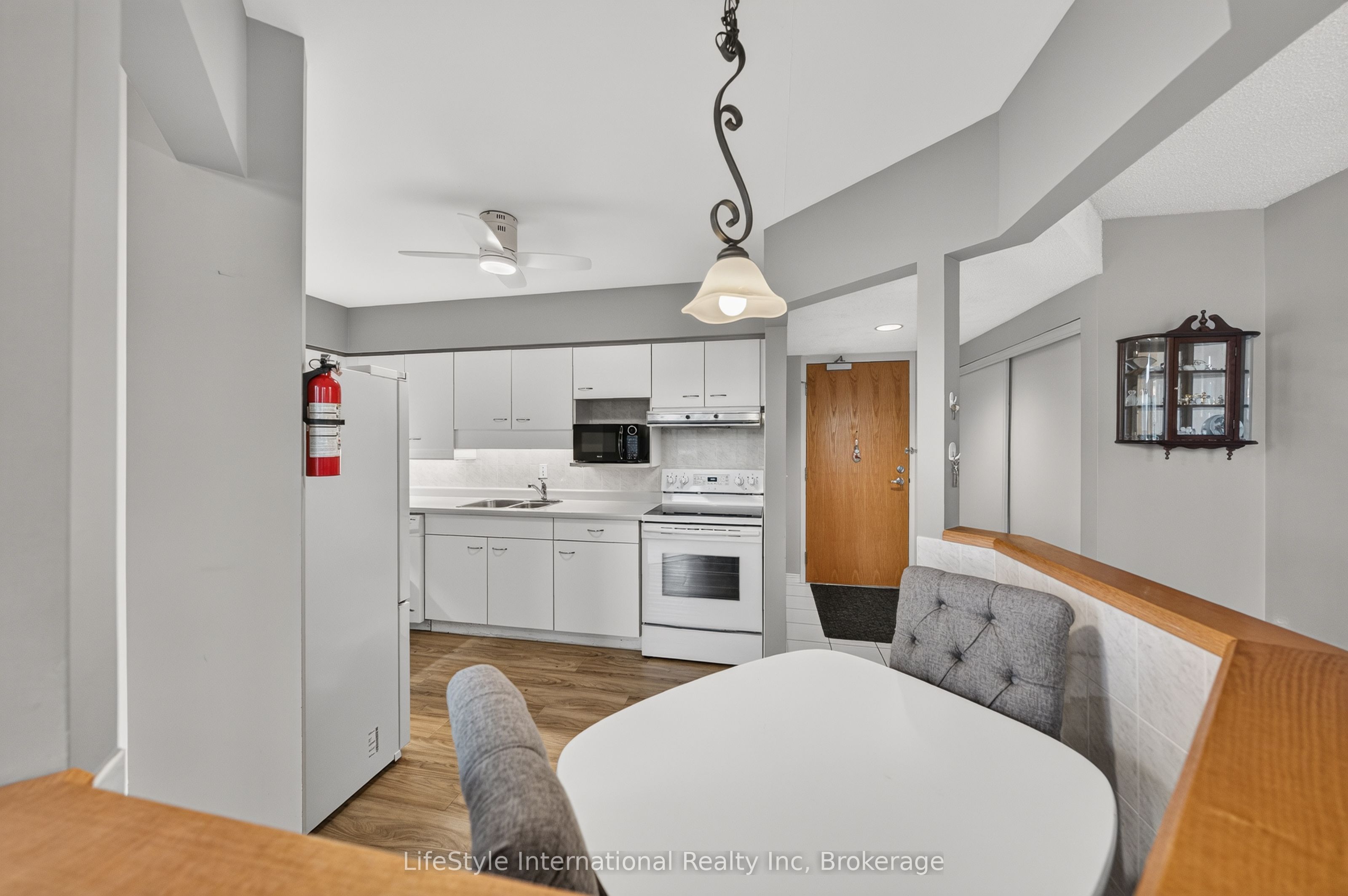 208 Silvercreek Parkway N 307, Guelph, ON N1H 8H2 photo 5