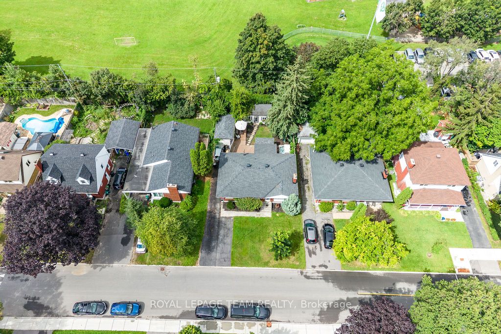 2141 Belair Drive, Belair Park - Copeland Park and Area, ON K2C 0X2 photo 2