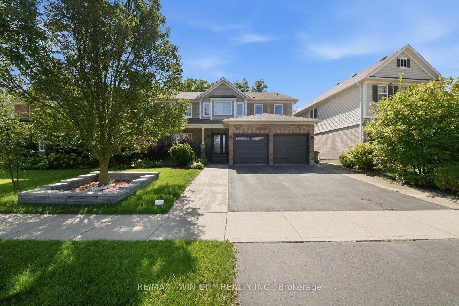 33 Hunter Way, Brantford, ON N3T 6S3