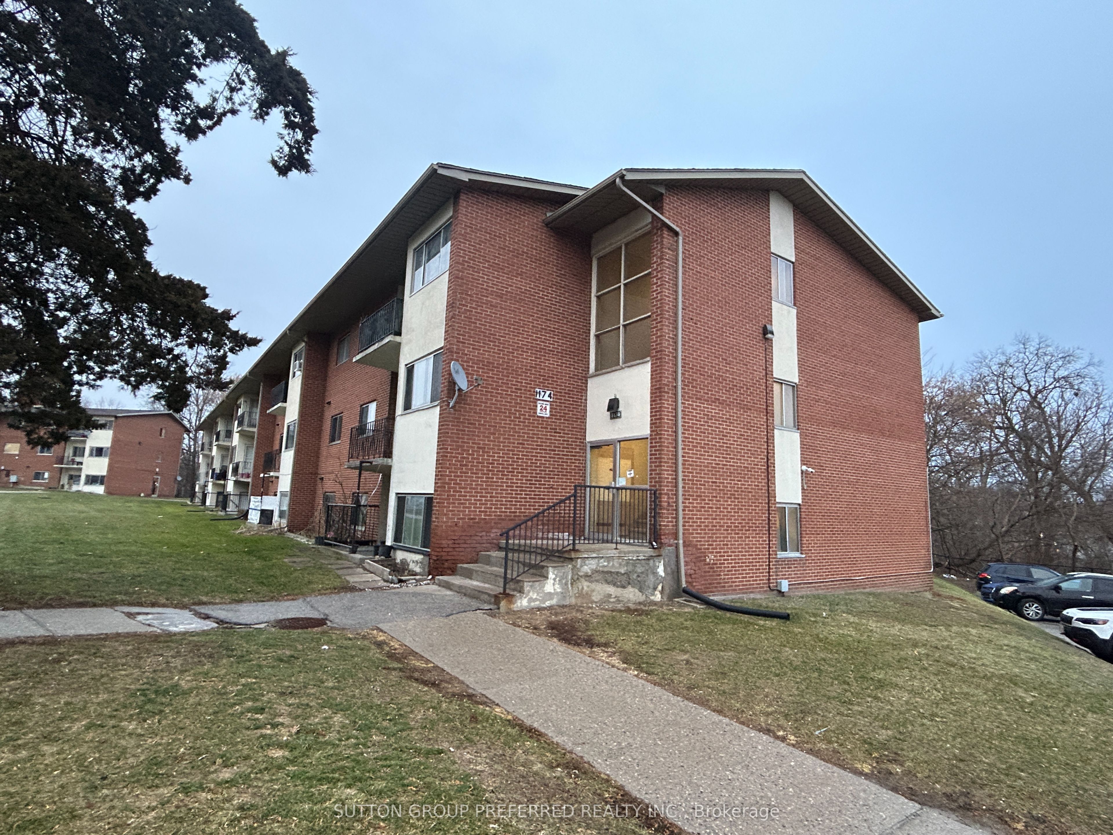 1174 Hamilton Road 202, London East, ON N5W 1A9 photo 2