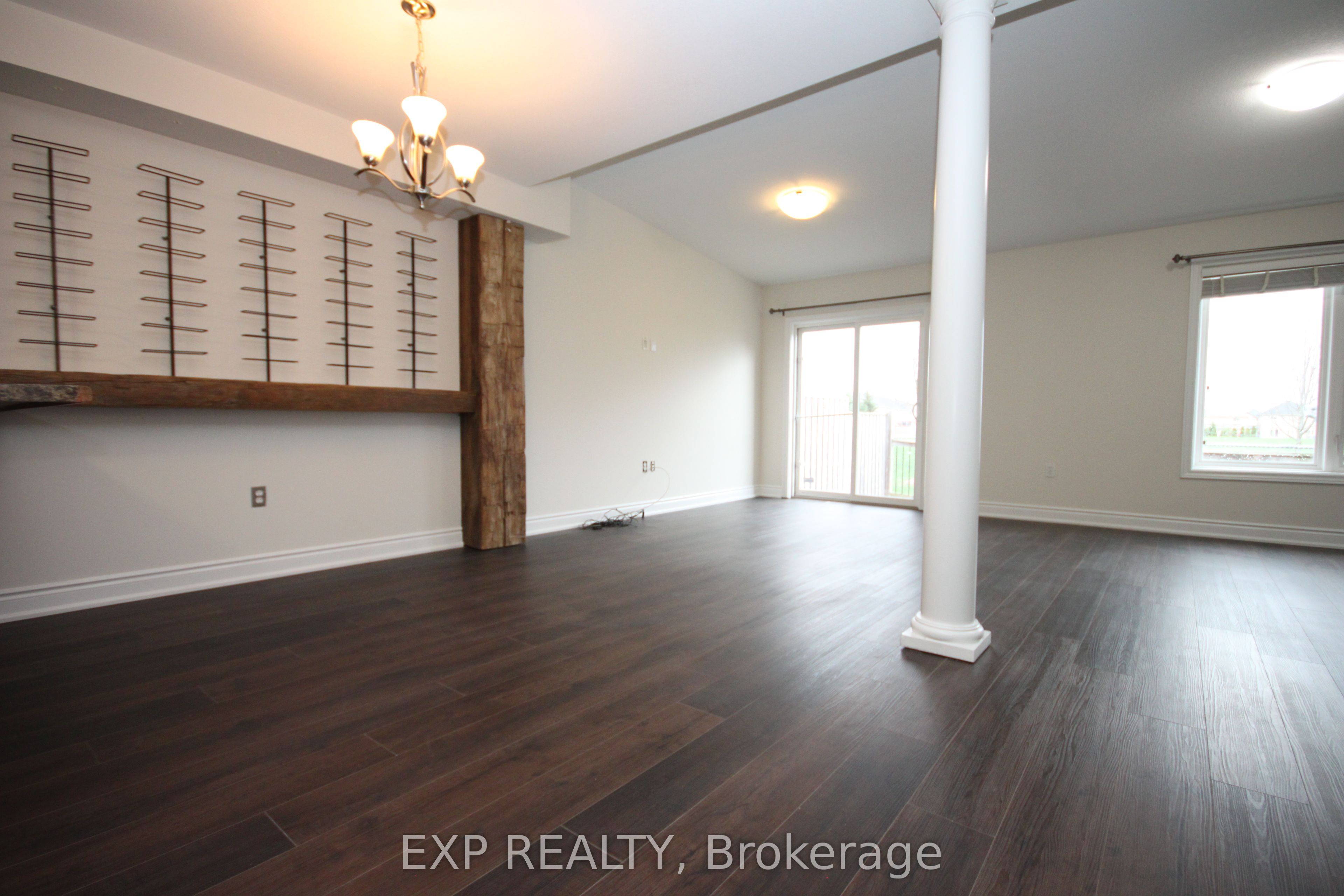 22 Geranium Avenue N, Hamilton, ON L0R 1P0 photo 2